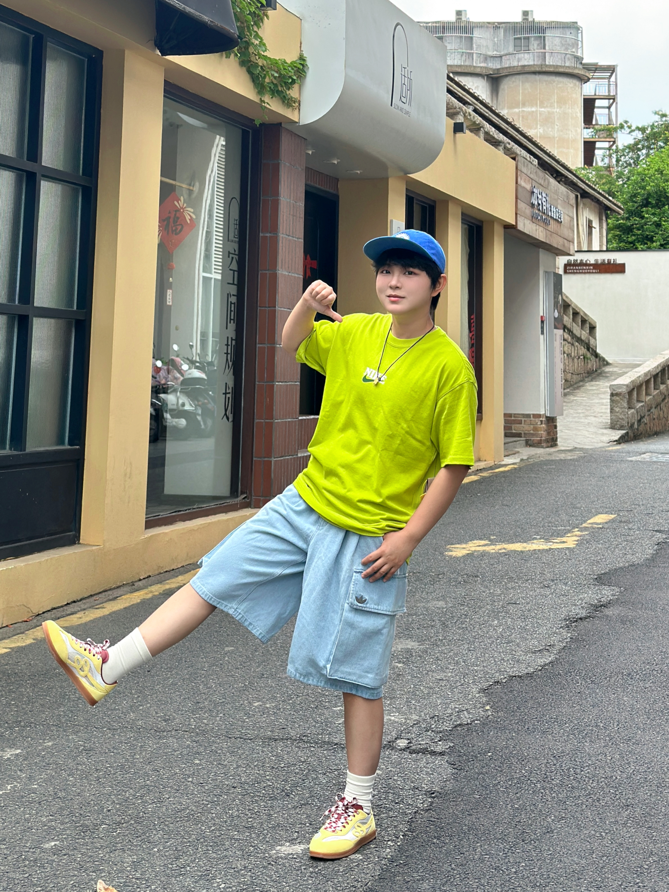 🍋夏日多巴胺Look｜黄红德训鞋是造型灵魂