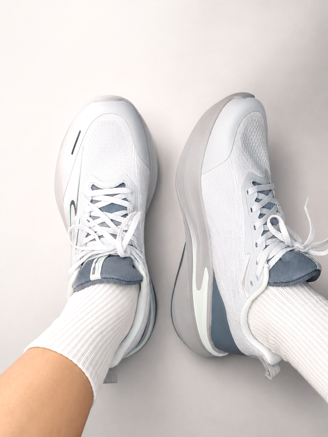 好鞋👟分享 | 高级珍珠灰，喜欢纯粹的简单舒适