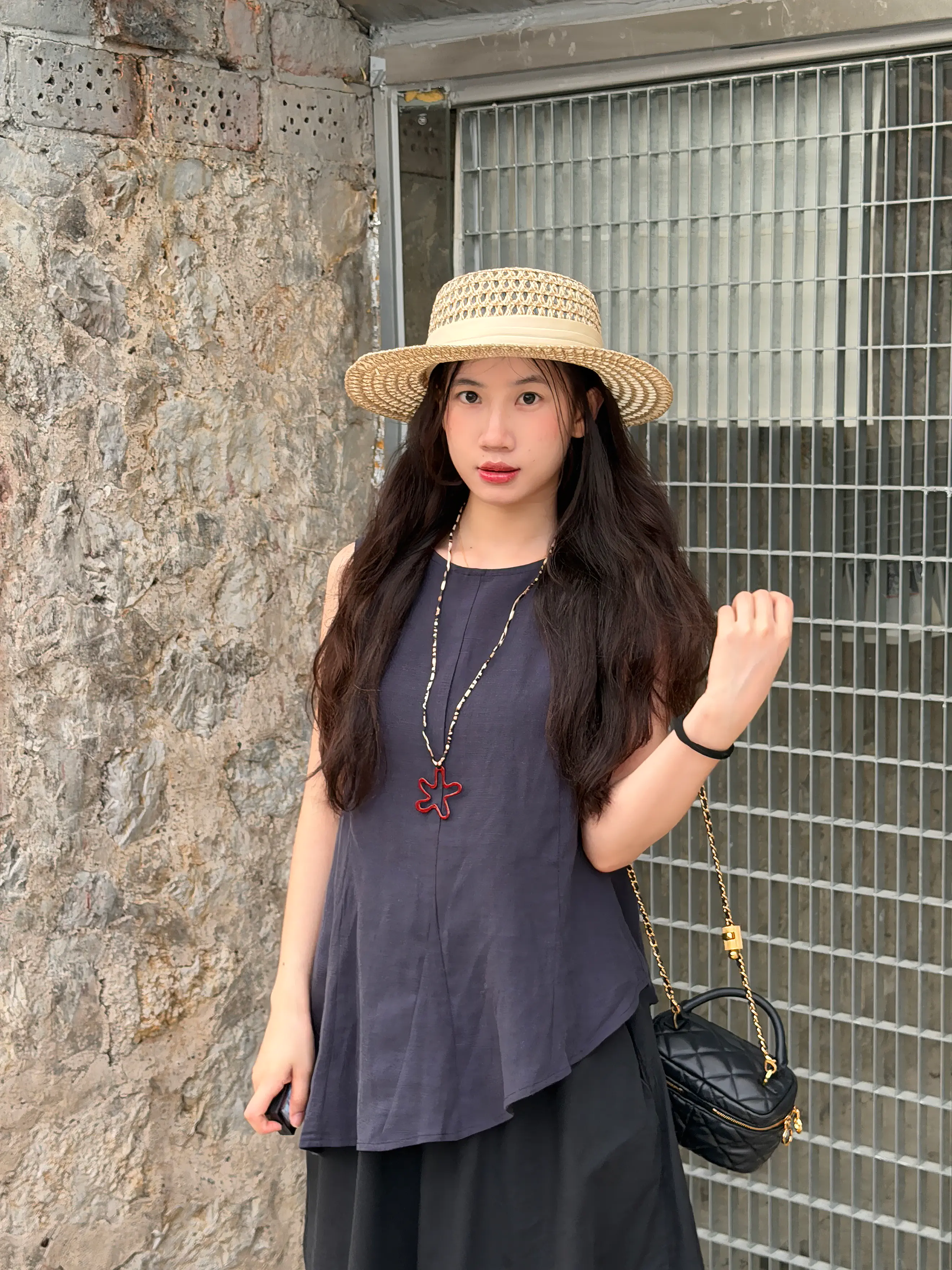 海边/老街都适配的复古藏青穿搭