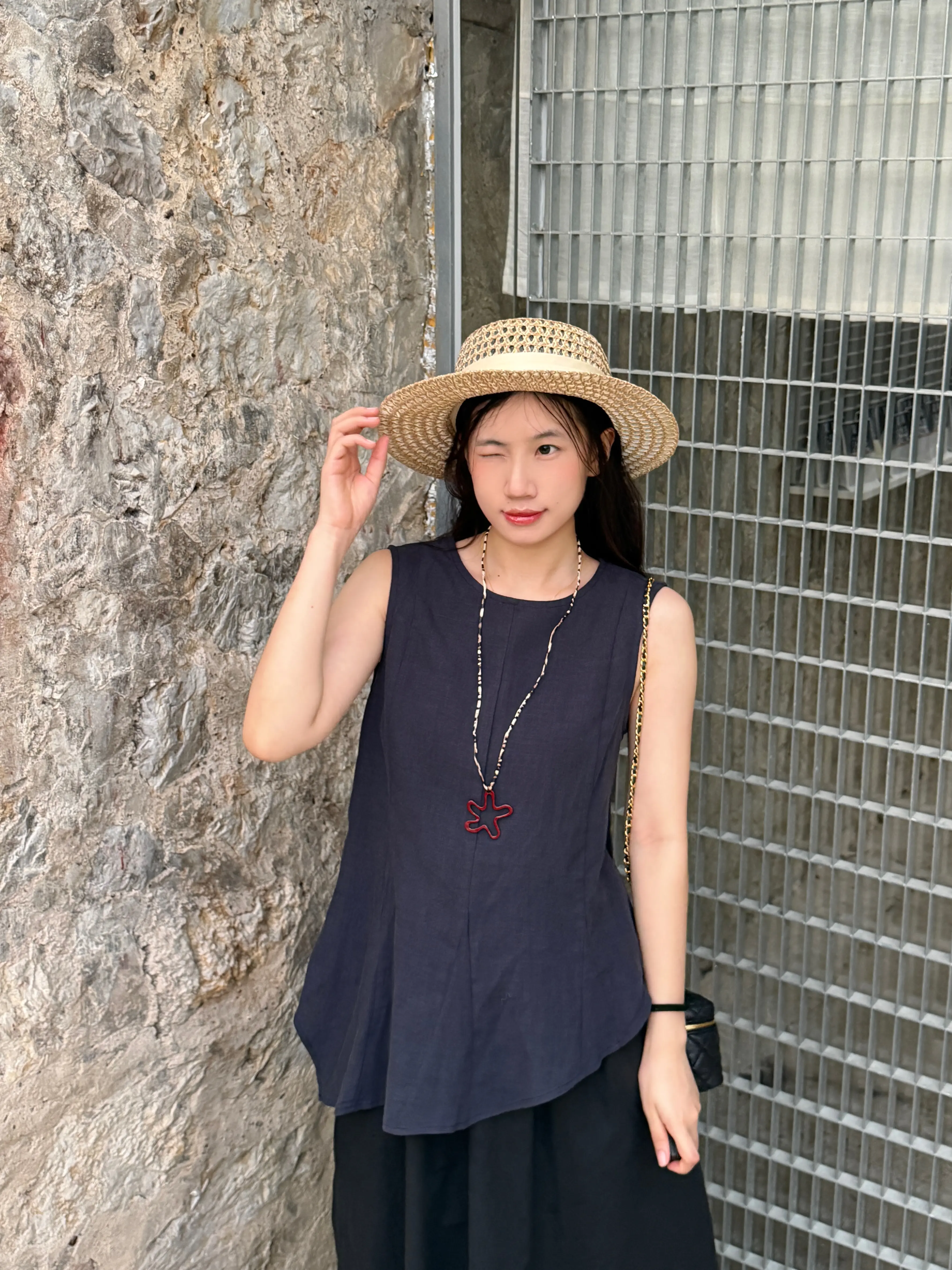 海边/老街都适配的复古藏青穿搭