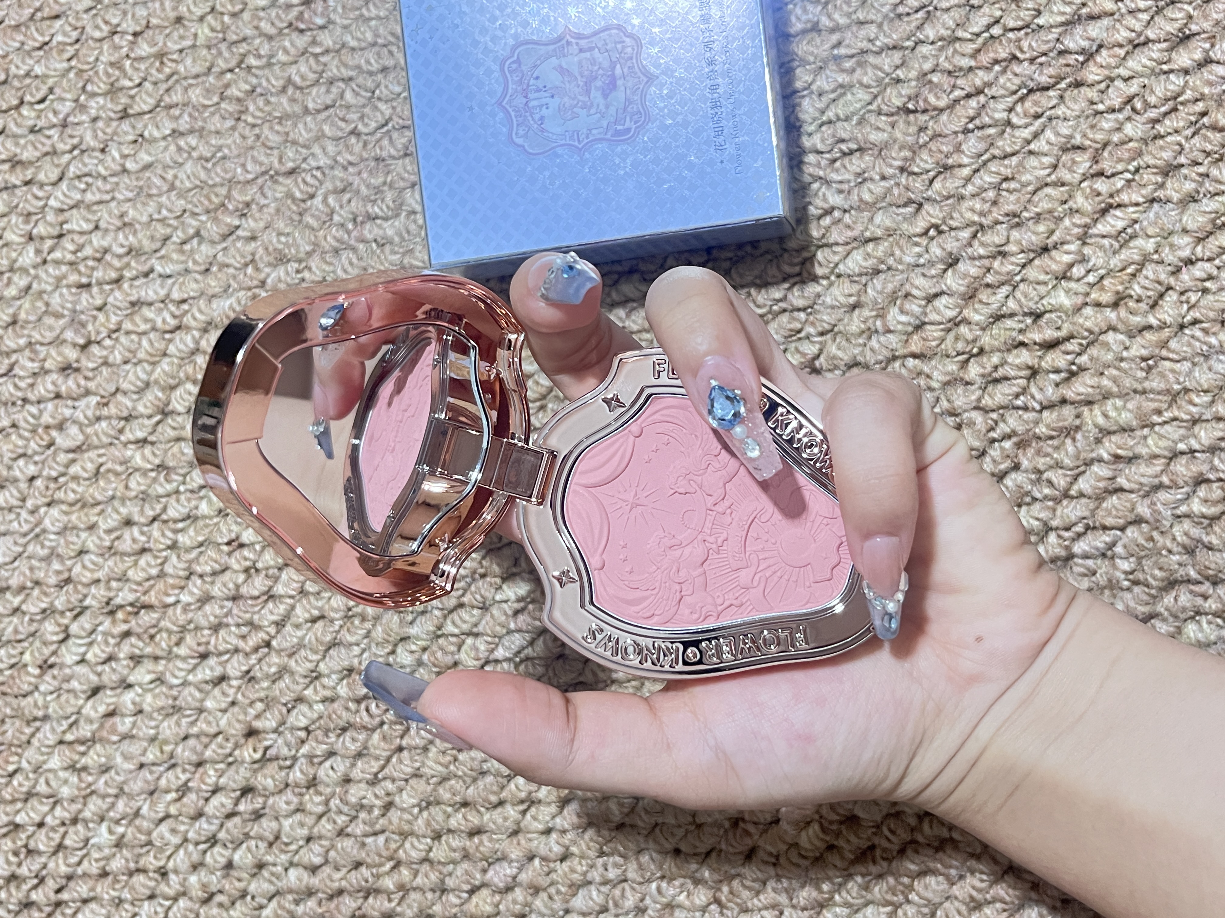 花知晓独角兽浮雕腮红05半熟蜜桃谁还没入！