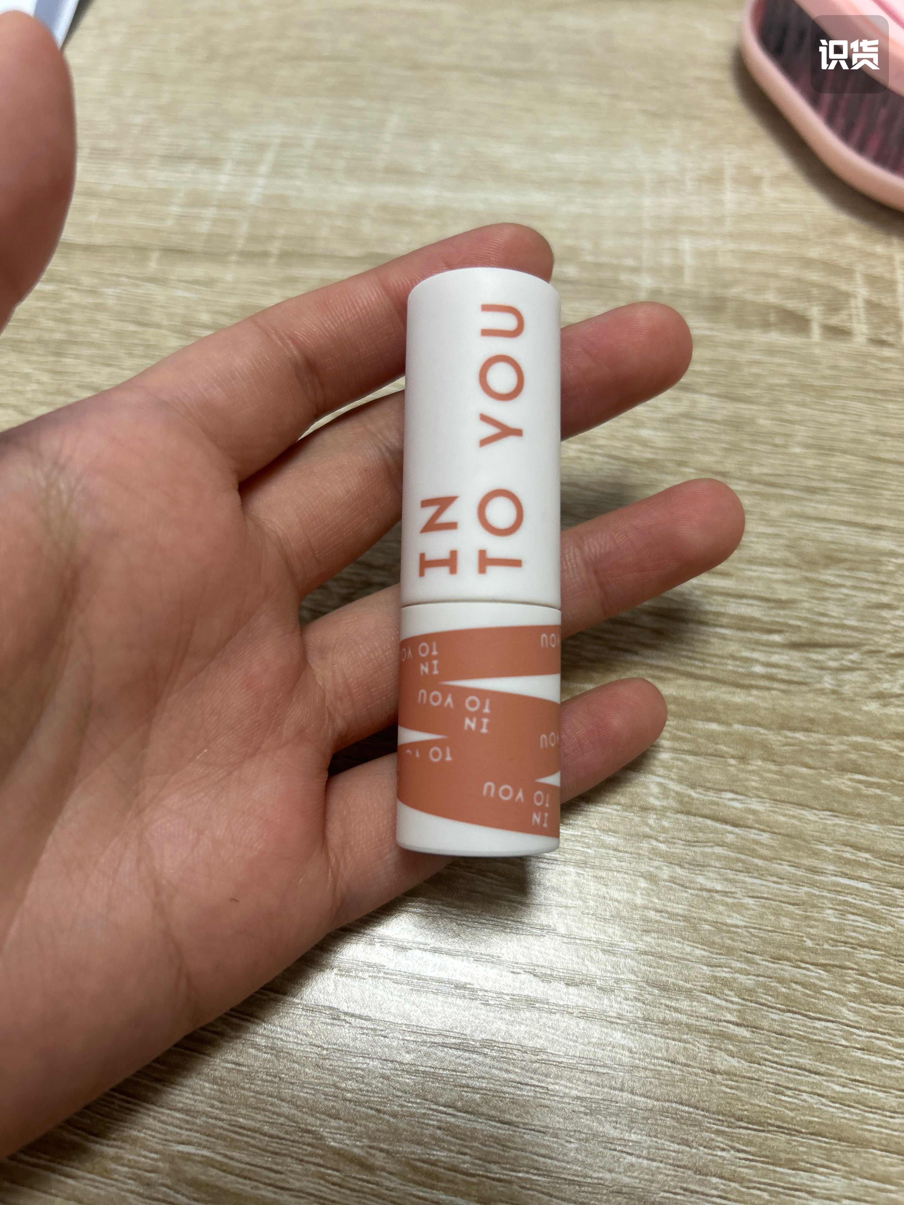 这支口红已经回购好几次了很适合日常妆容非