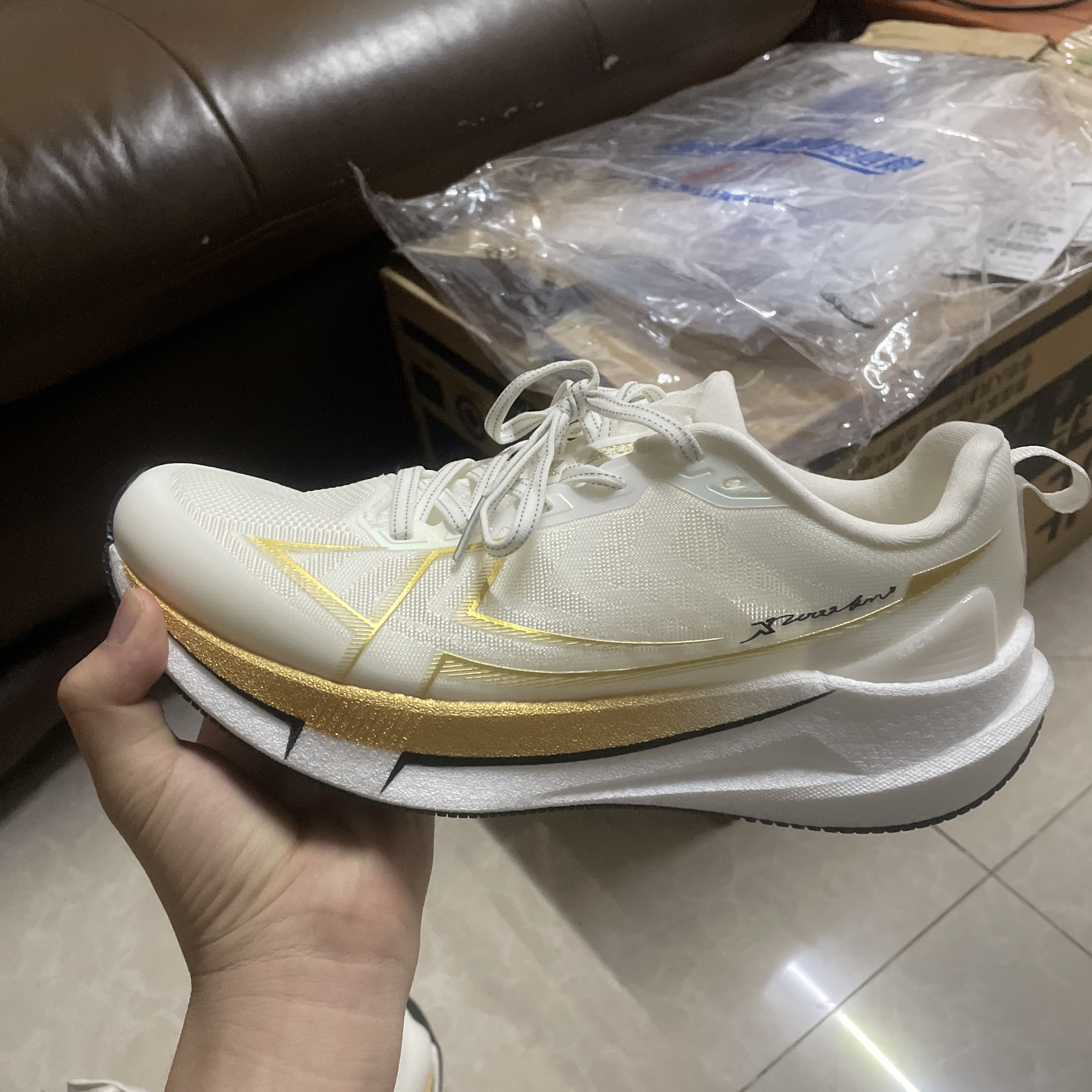 既能通勤又能跑步的鞋，竟然颜值又高