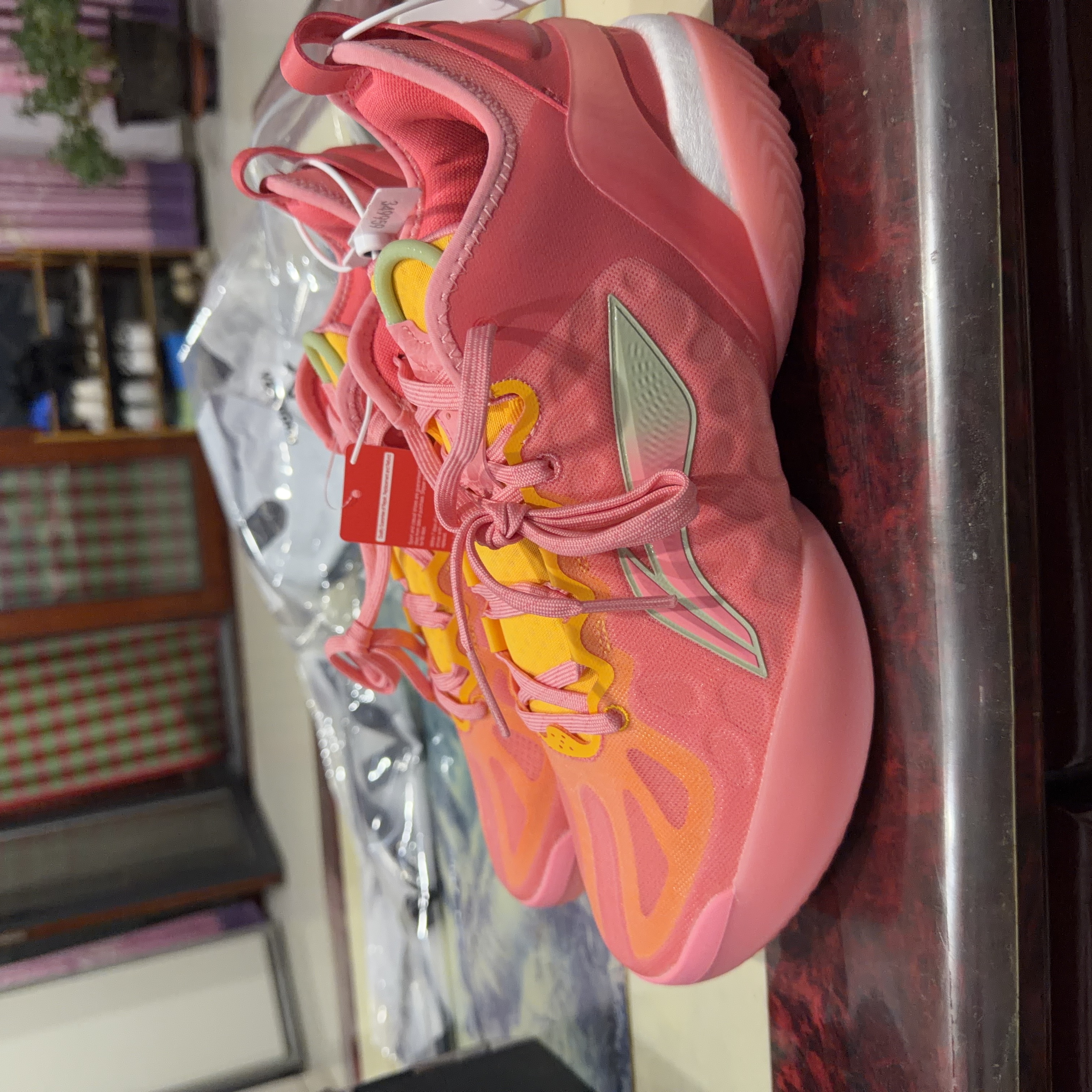 好穿 
便宜
我认为中峰很适合👟球鞋名称