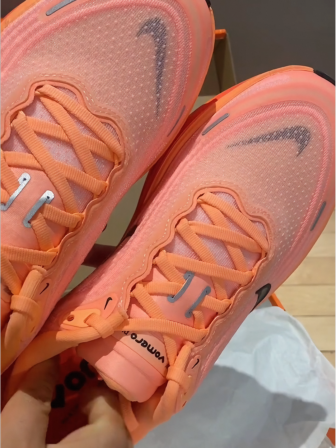 穿它跑了一周！这双Nike Vomero Plus橙色版我有话要说