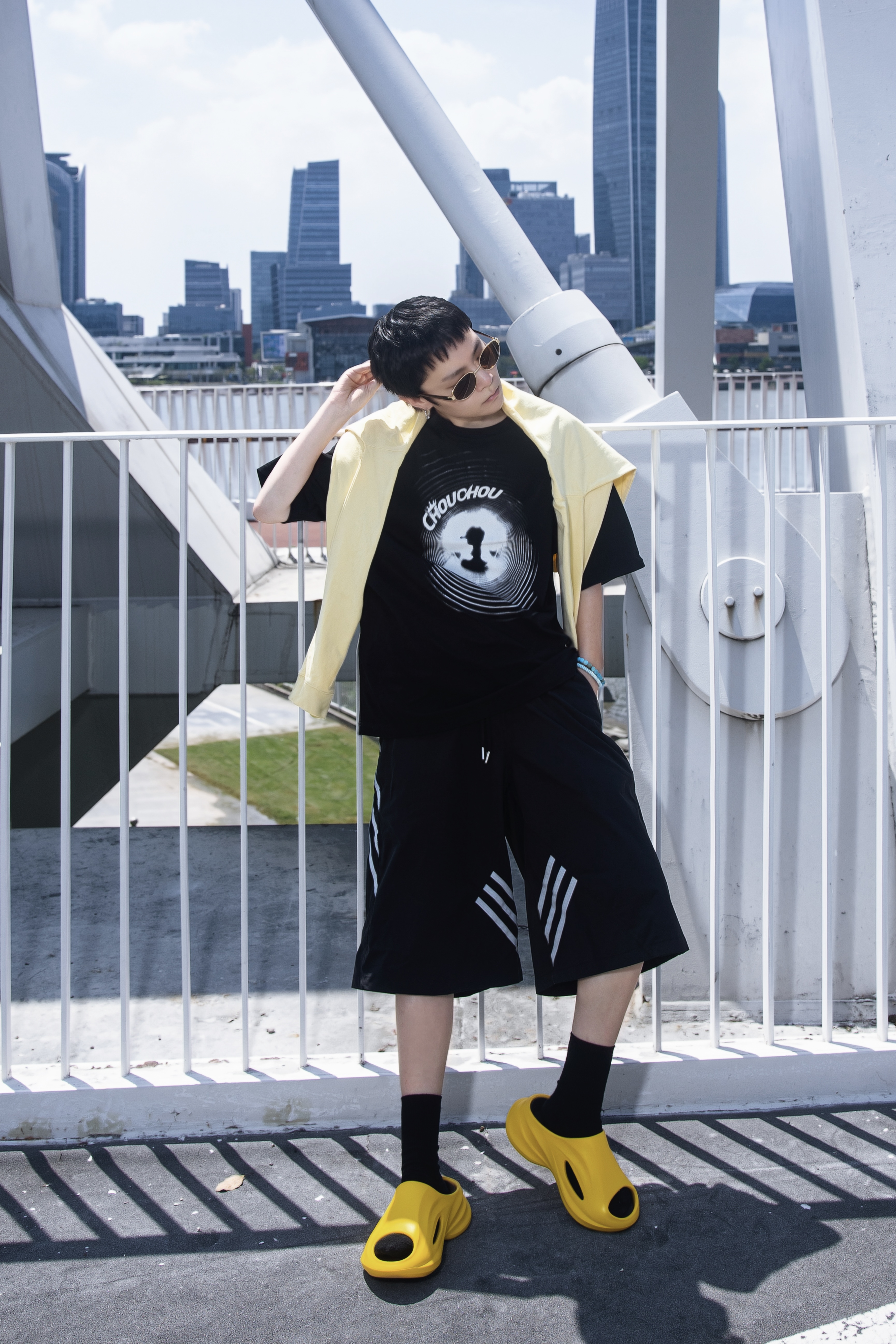 暑假穿搭已就位｜一双拖鞋承包夏天美式穿搭