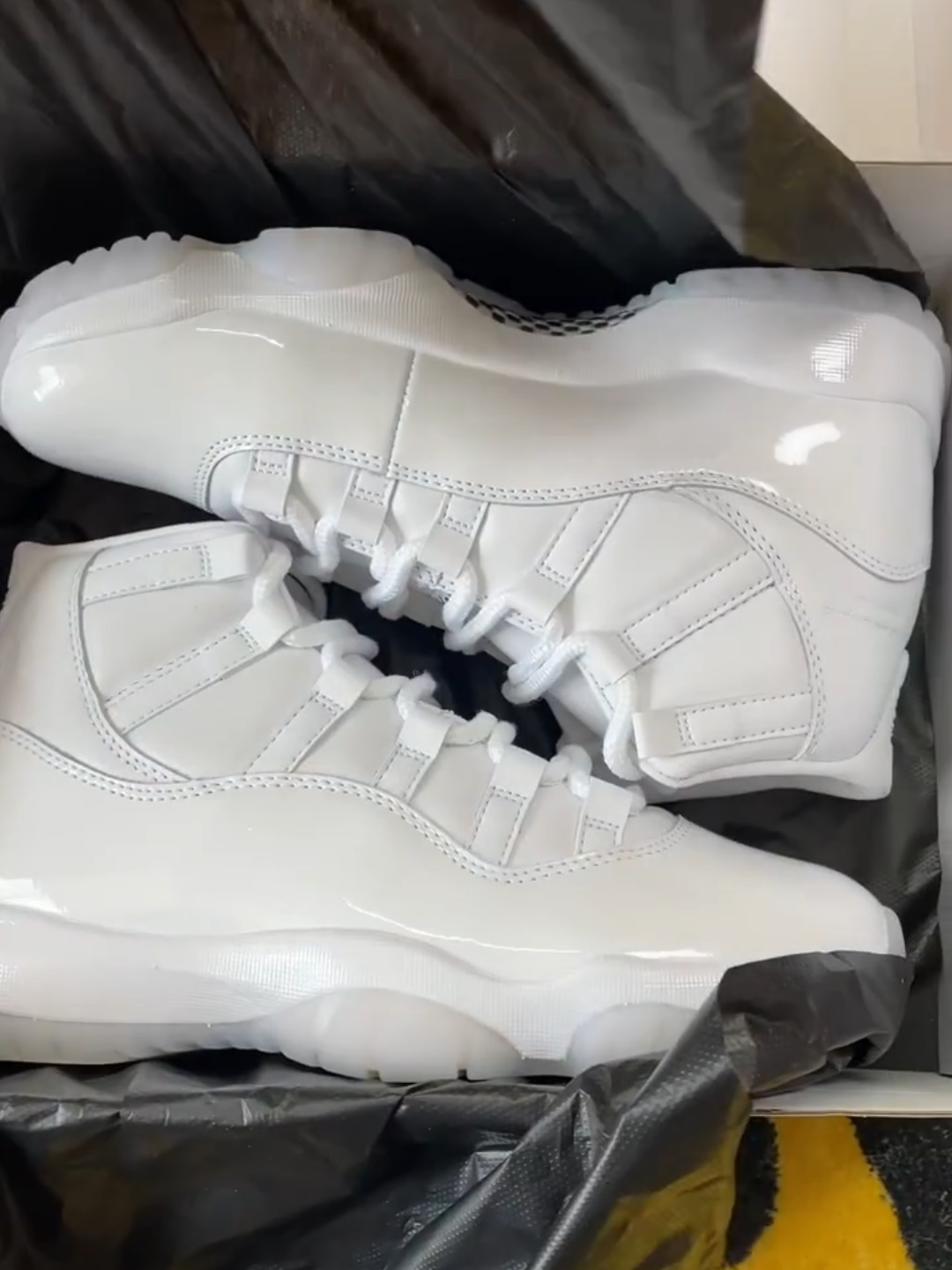 从康扣到珍珠白，AJ11永远是我心里的白月光