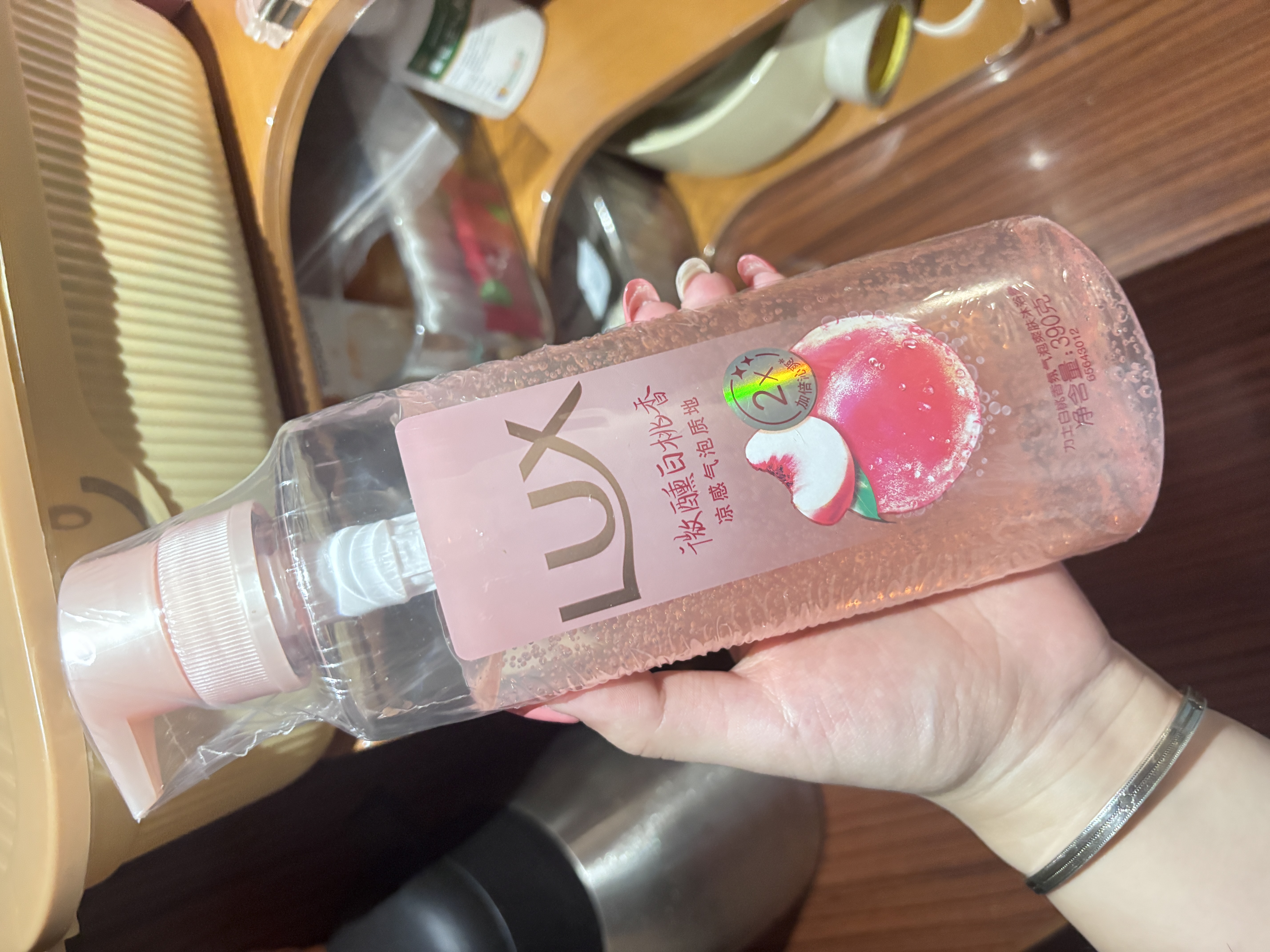 🍑夏天伪体香密码｜力士微醺白桃气泡沐浴露太绝啦✨