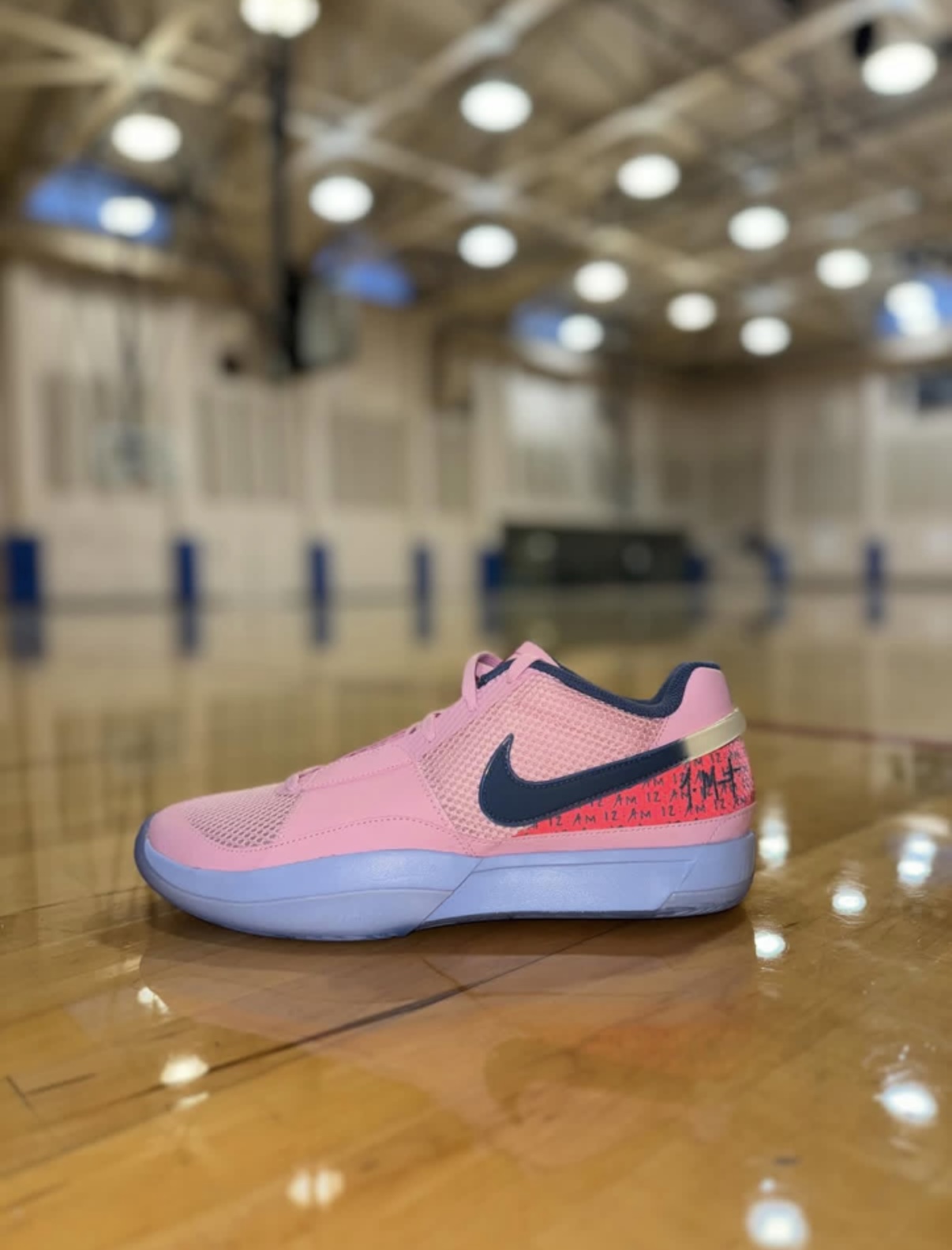 粉调颜值天花板｜Nike JA1莫兰特一代中柔粉实战球鞋✨