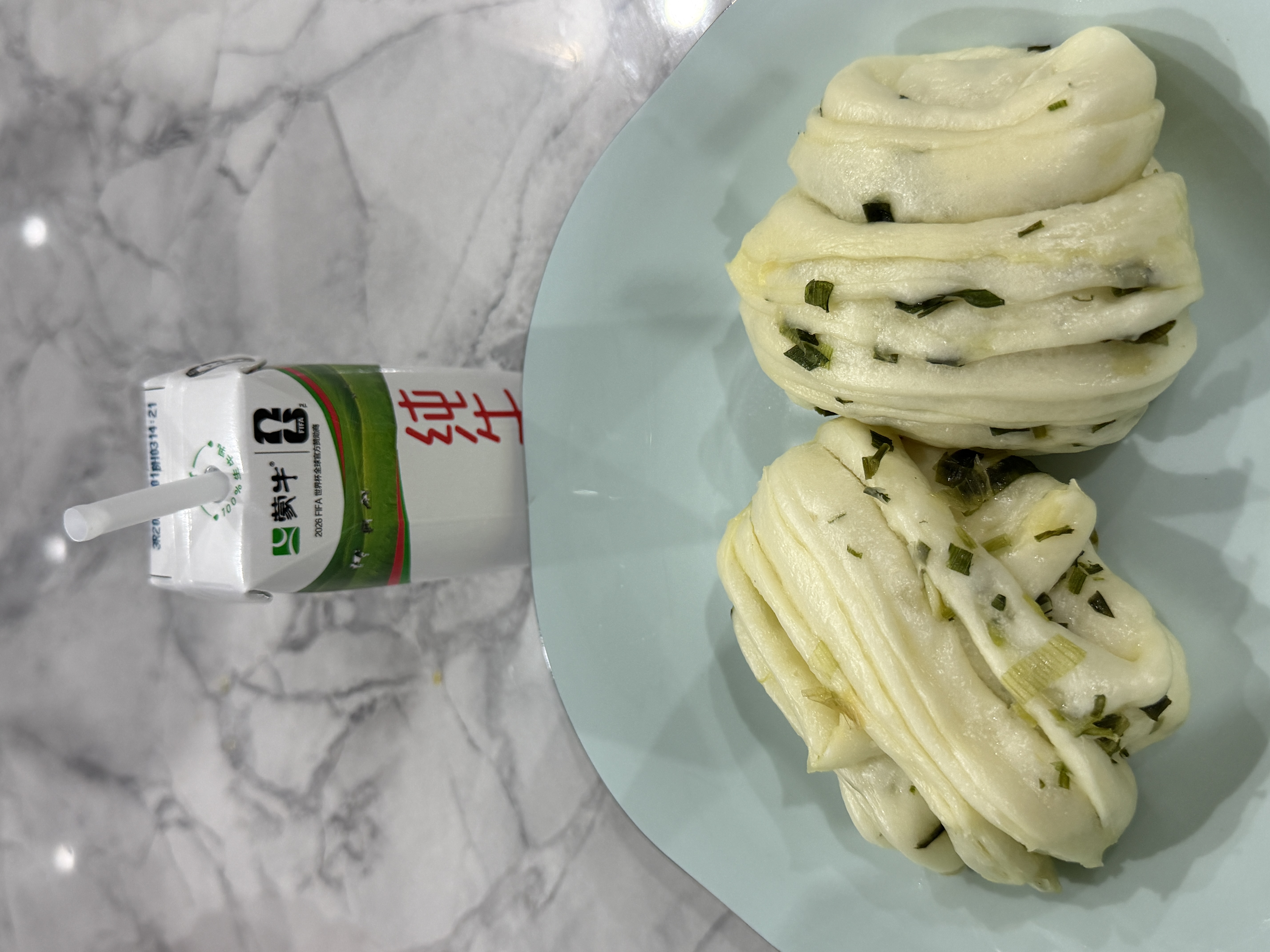 早餐我就喜欢喝蒙牛纯牛奶🥛~