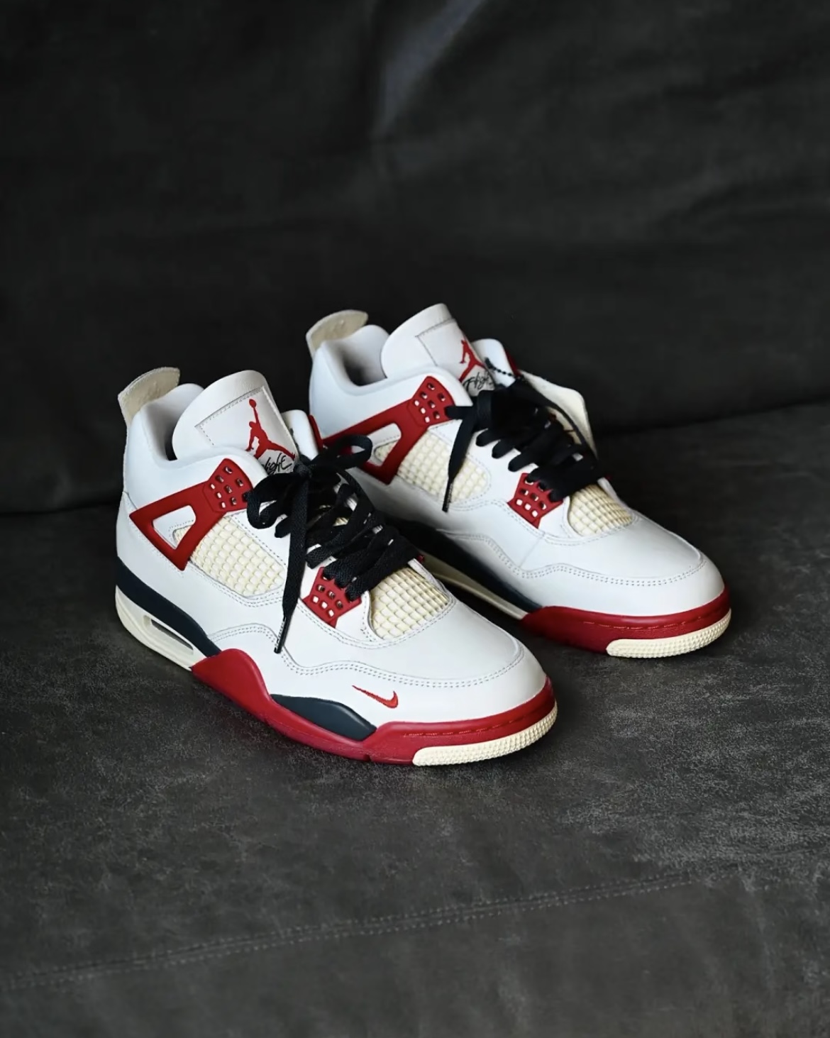 AJ4这配色太有氛围感