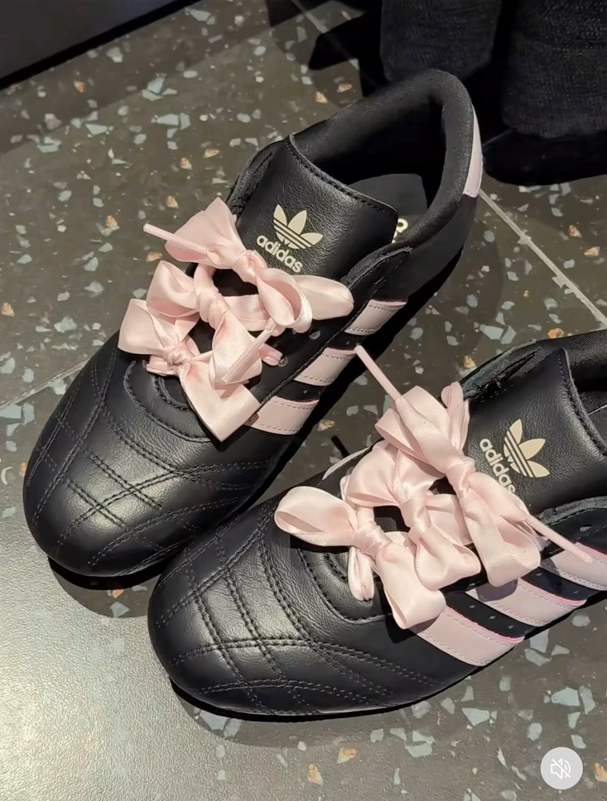 黑粉蝴蝶结德训|甜酷直接戳中我🖤💗