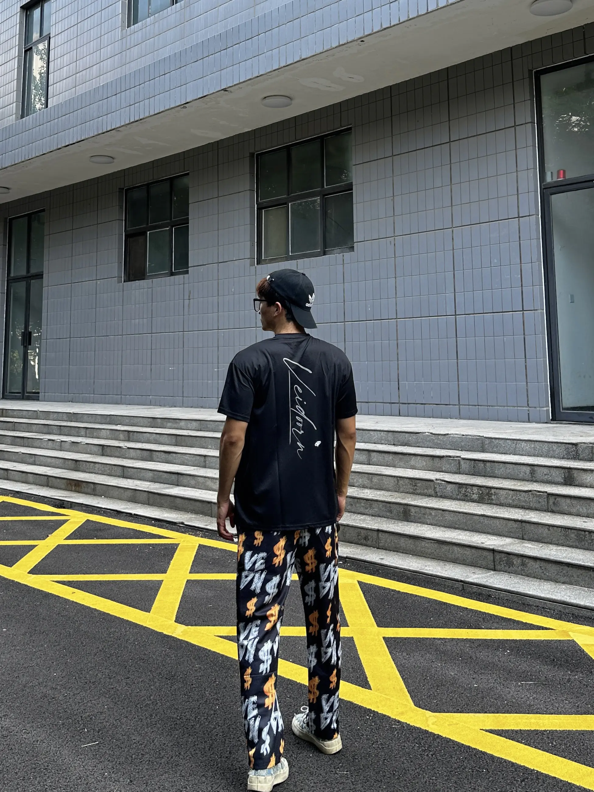 男大体育生开学就这样穿