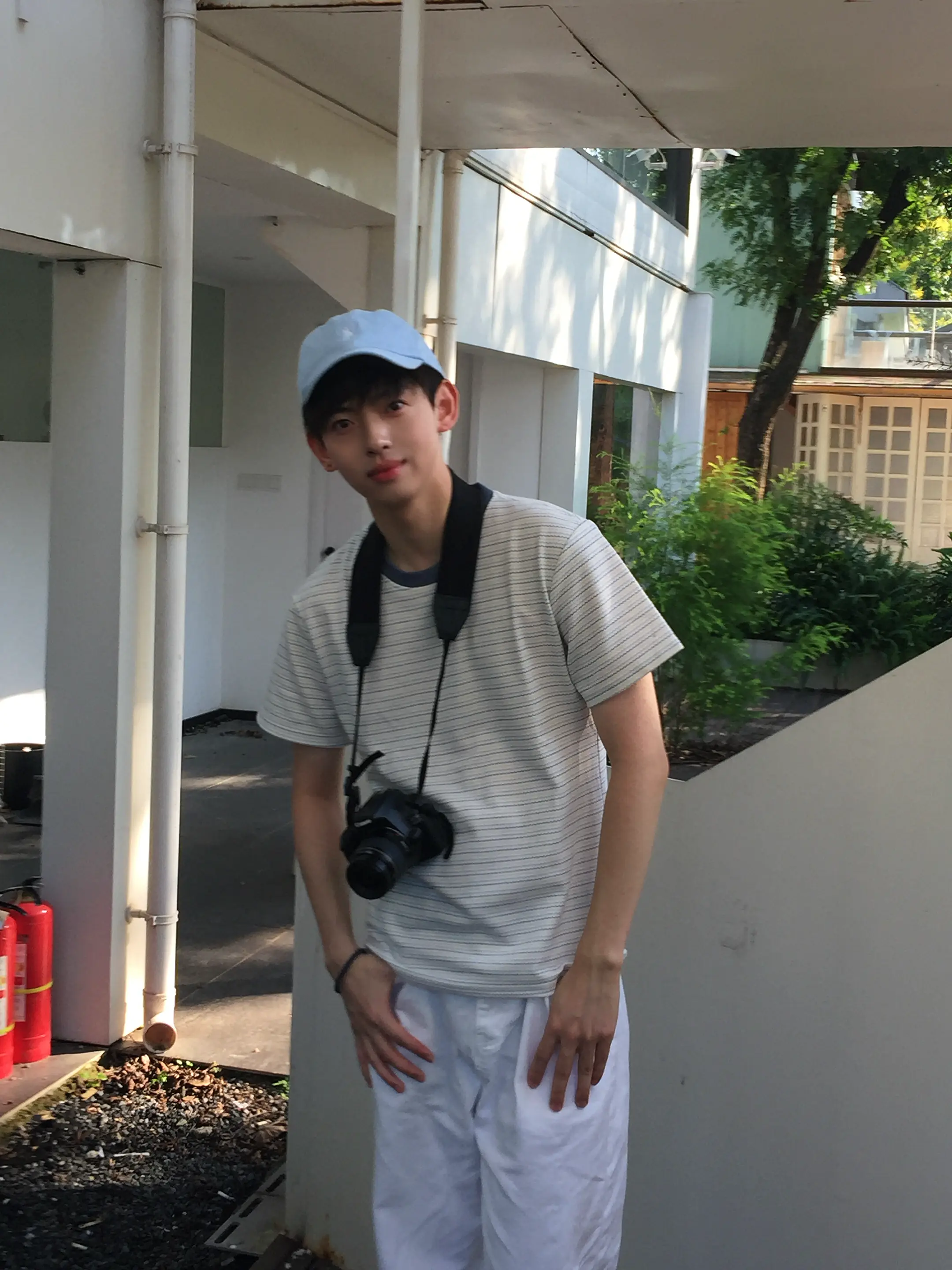 ☀️ 夏日Citywalk|一件条纹T恤的清爽公式