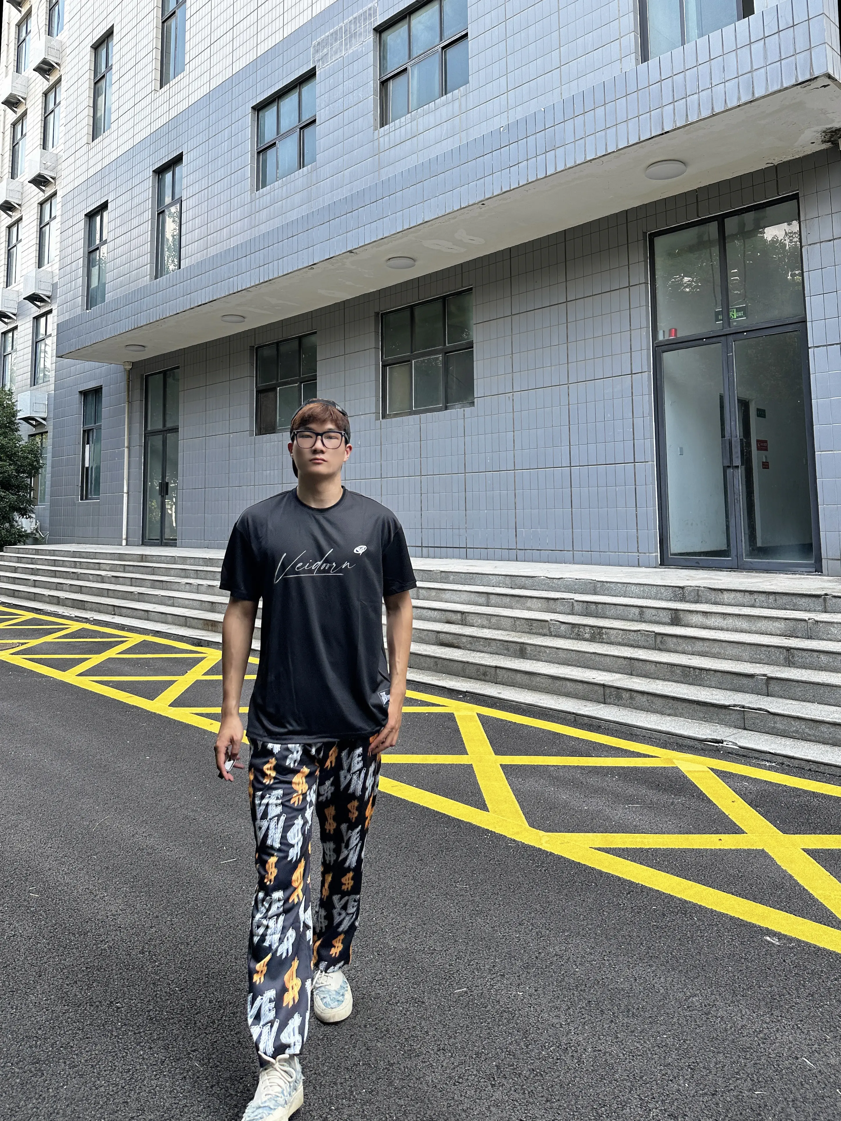 男大体育生开学就这样穿