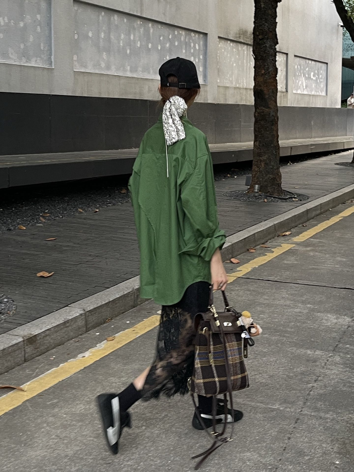 🍃反差感穿搭｜绿衬衫×蕾丝裙绝配