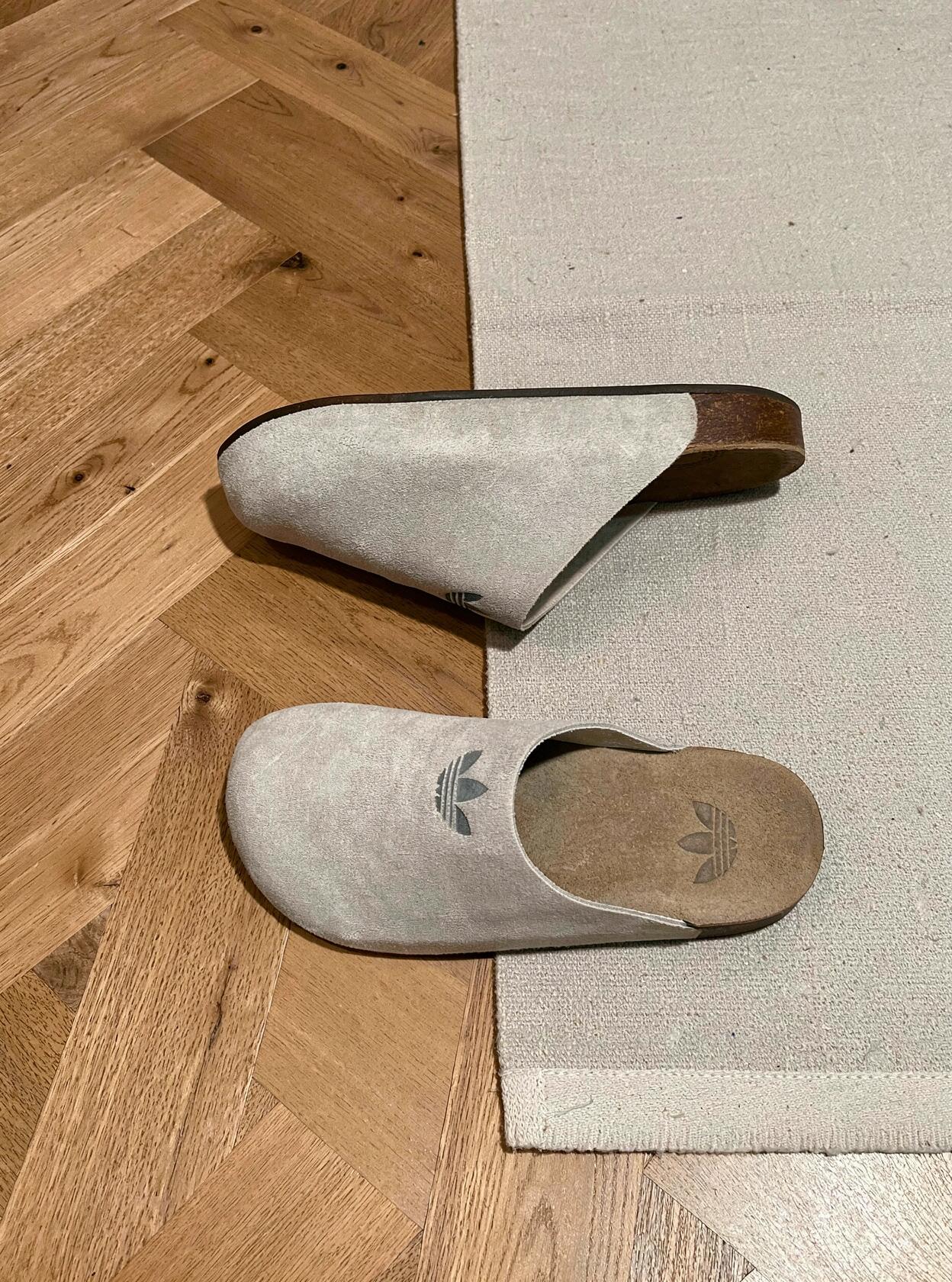 Adidas这款🛋️ 居家外出两不误!