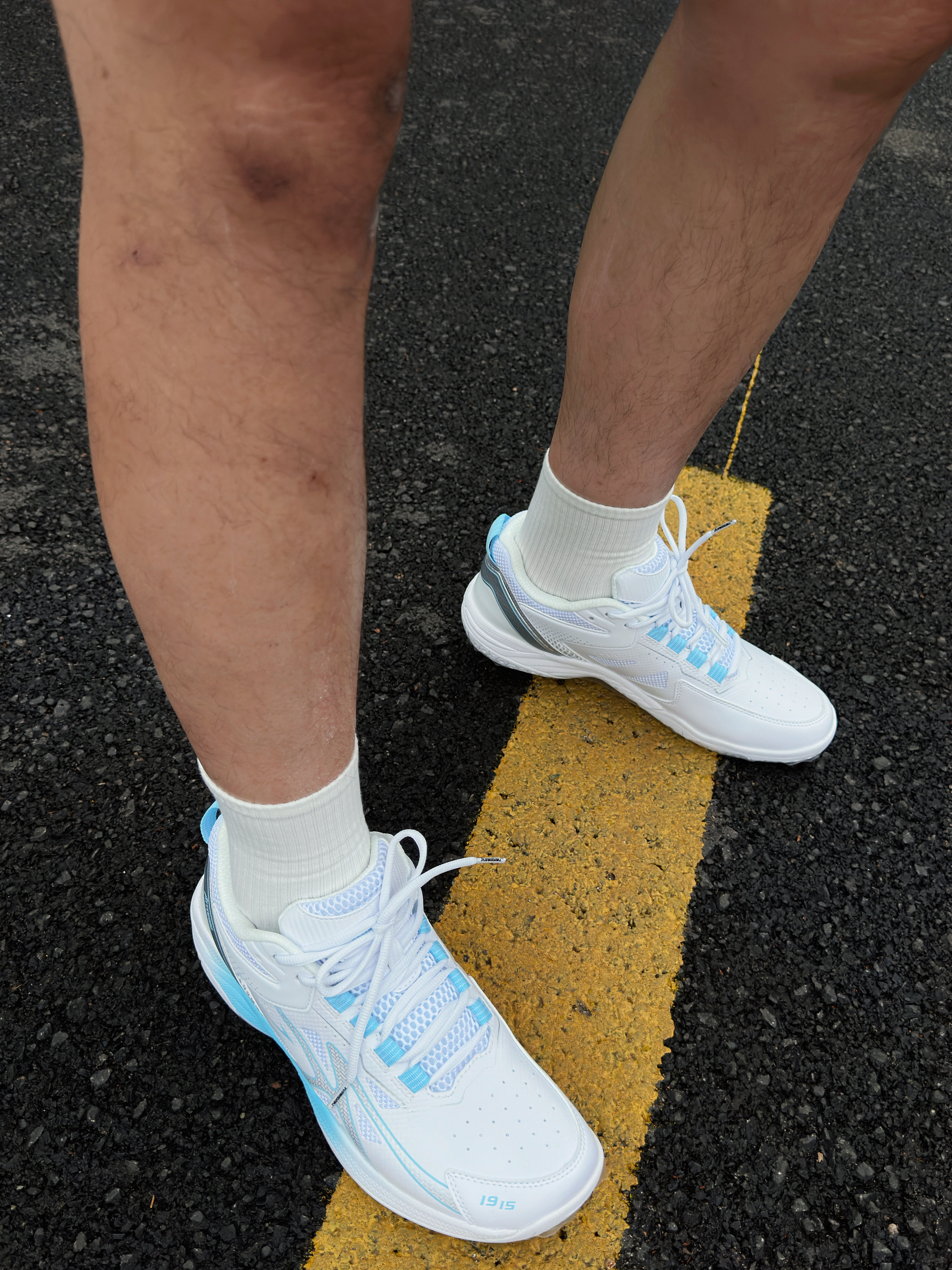 谁说羽毛球鞋只能呆在球馆?这双海军蓝日常穿也超帅🏸