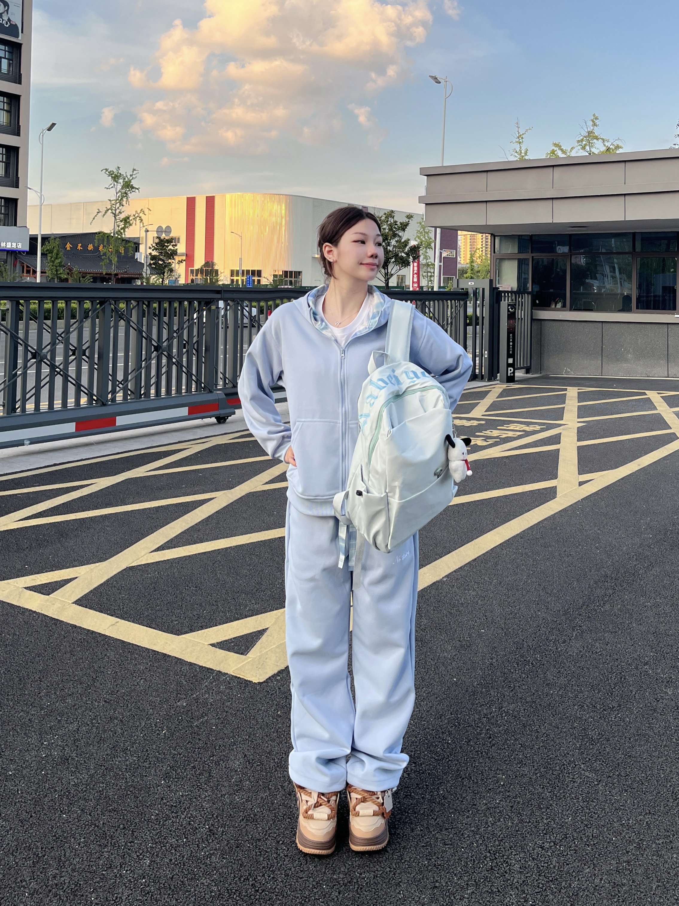 放学路上偶遇夕阳西下
