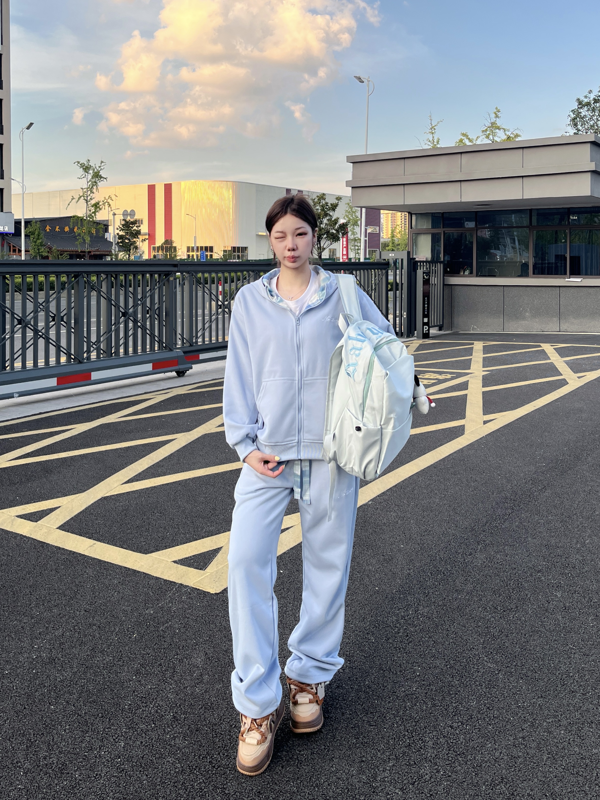 放学路上偶遇夕阳西下