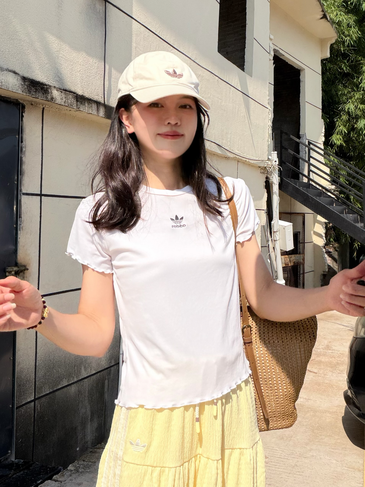 谁懂这件三叶草短款木耳边T恤🥳