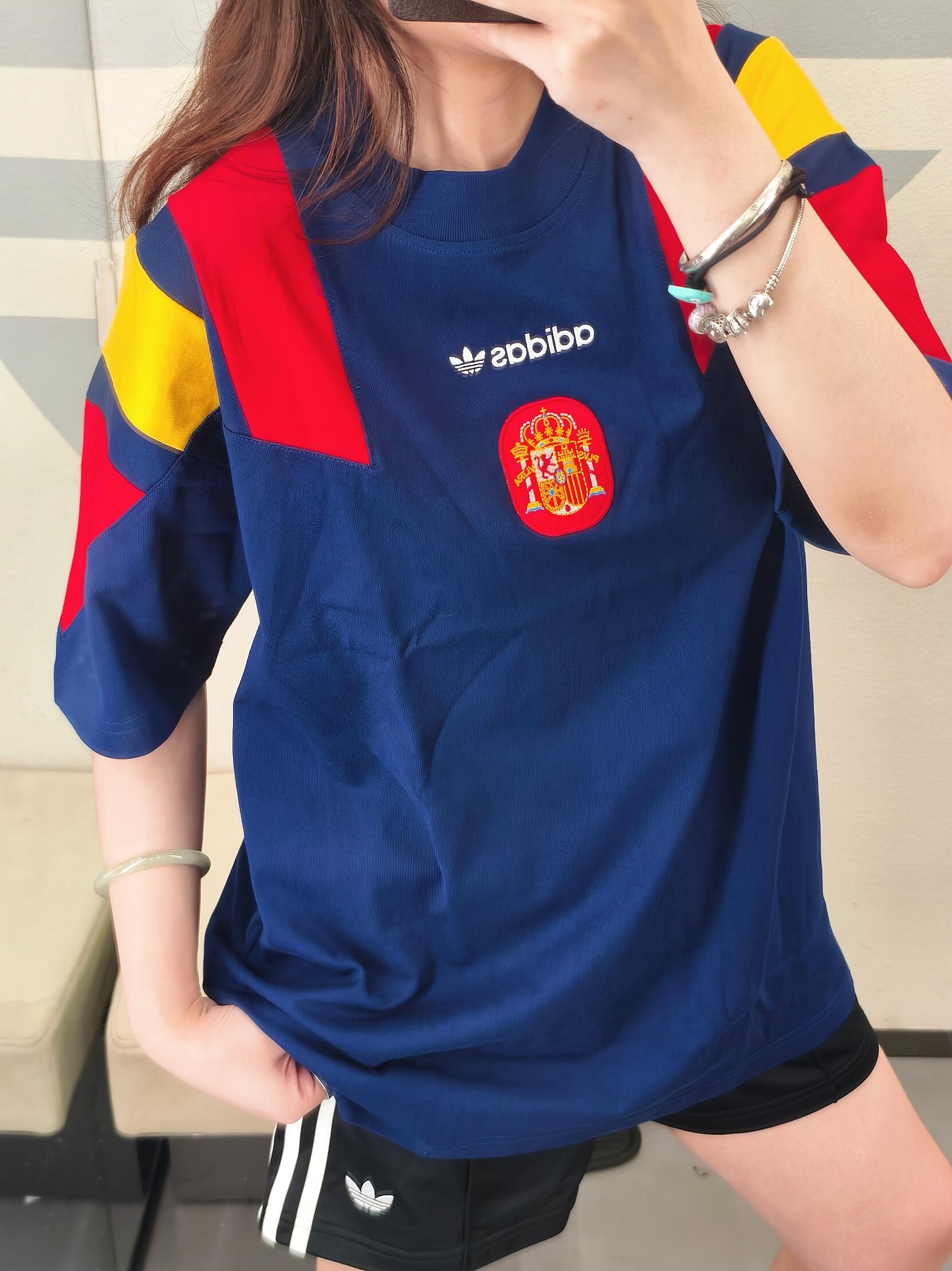 进城办事被问爆🇪🇸西班牙复古球衣出圈