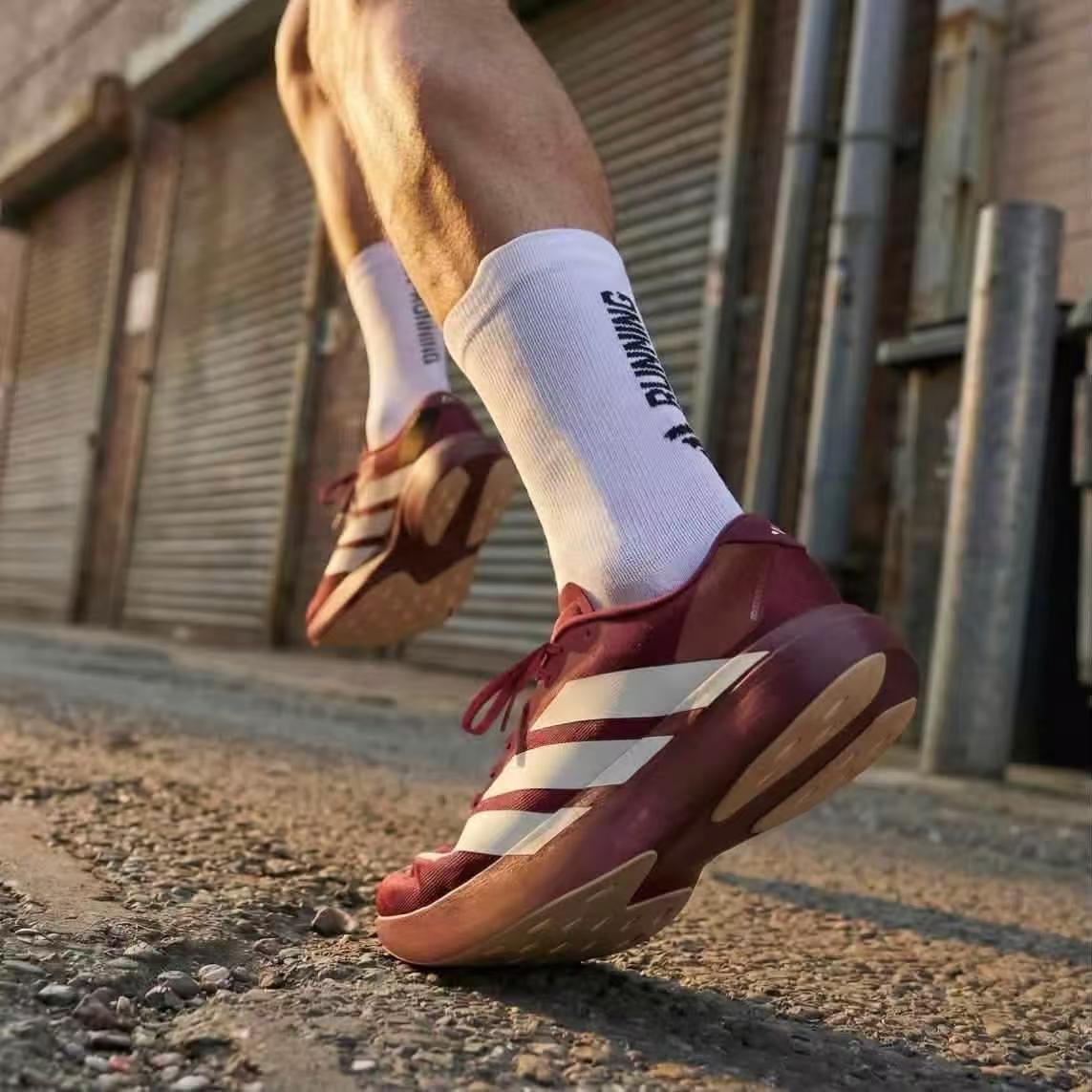 酒红竞速利器🍷Adizero Evo SL碳板跑鞋