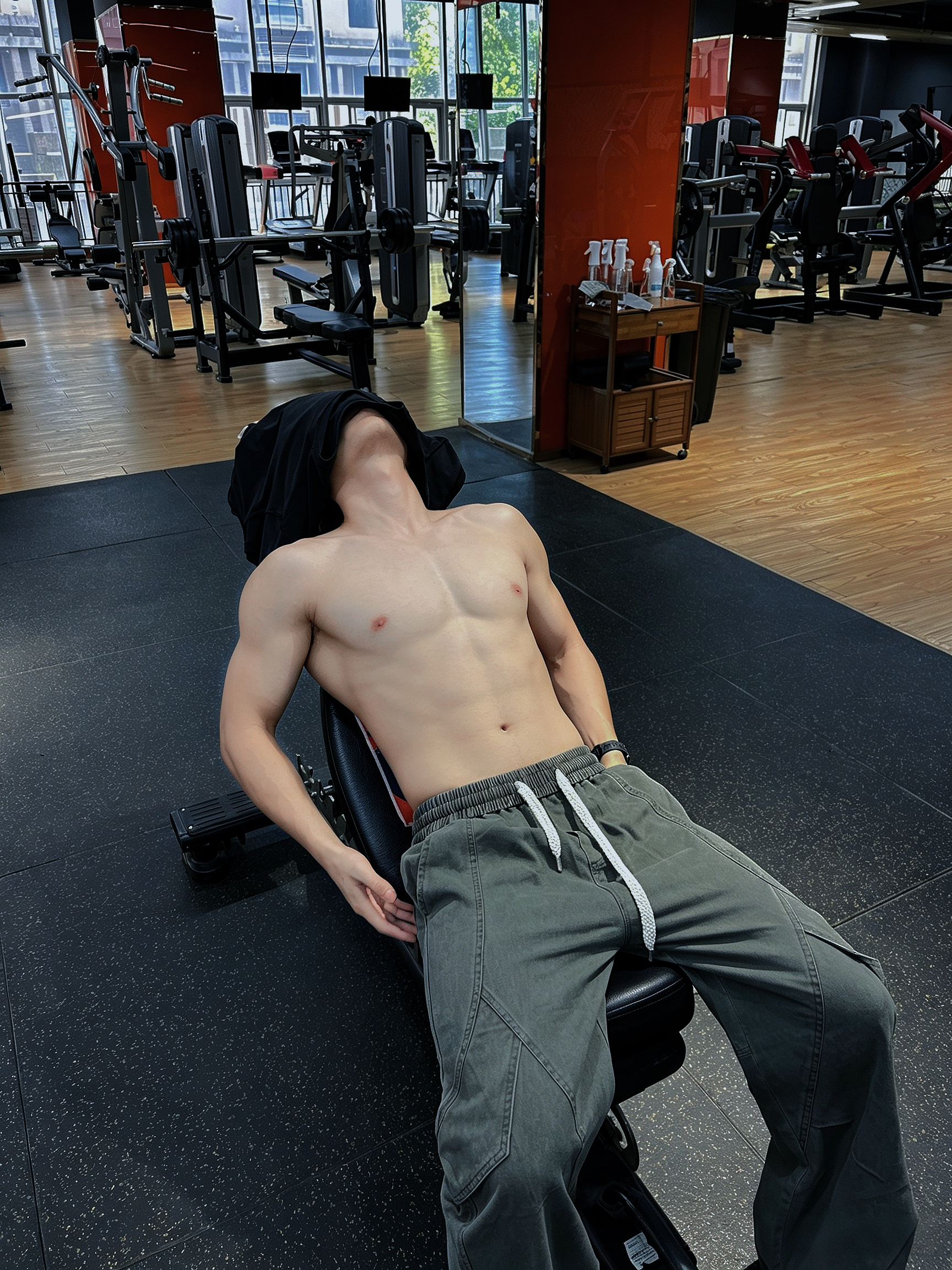 健身穿搭｜这条弯刀工装裤真的很懂男生