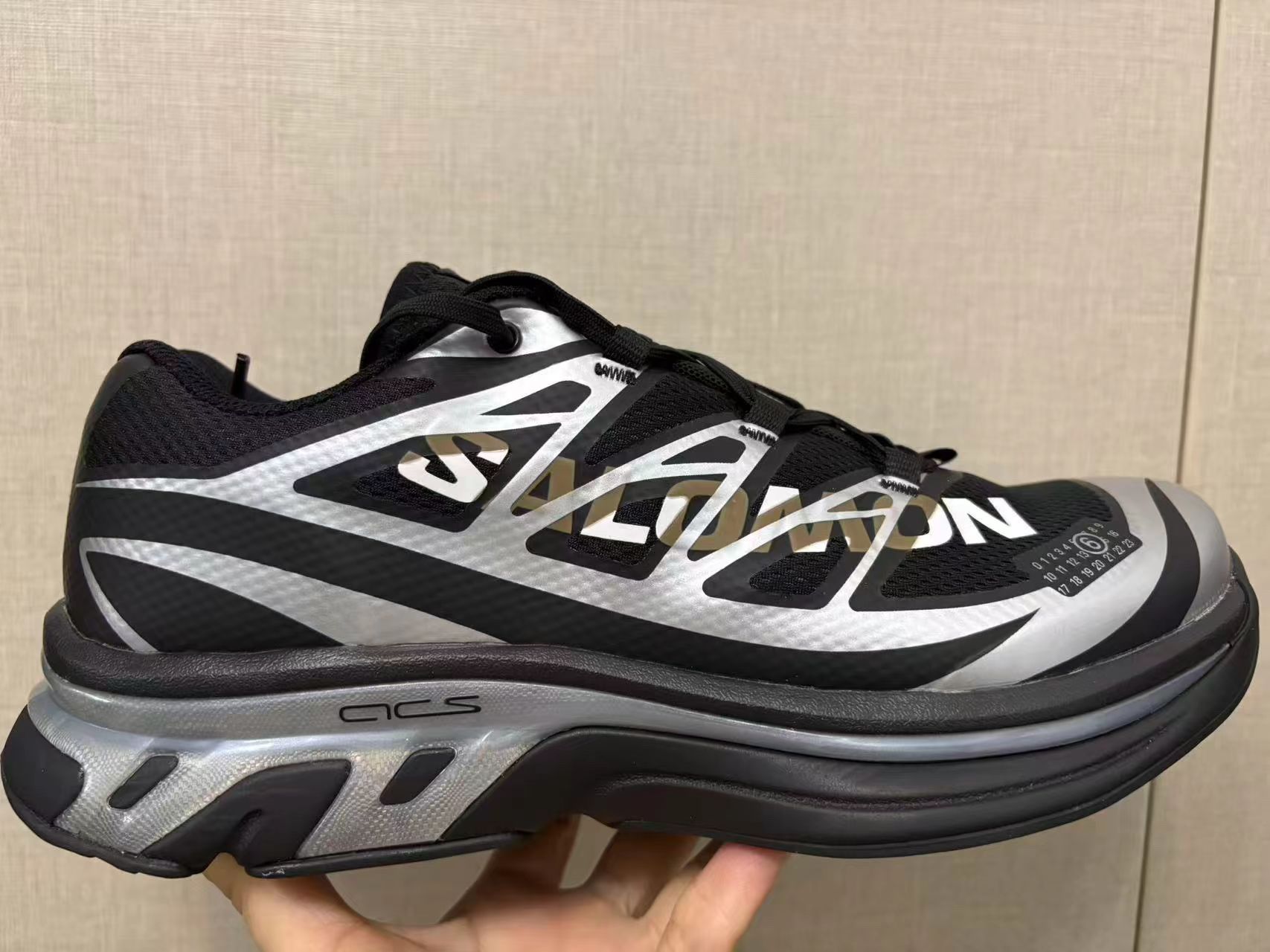 Salomon萨洛蒙 黑银XT-6 复古机能户外跑鞋