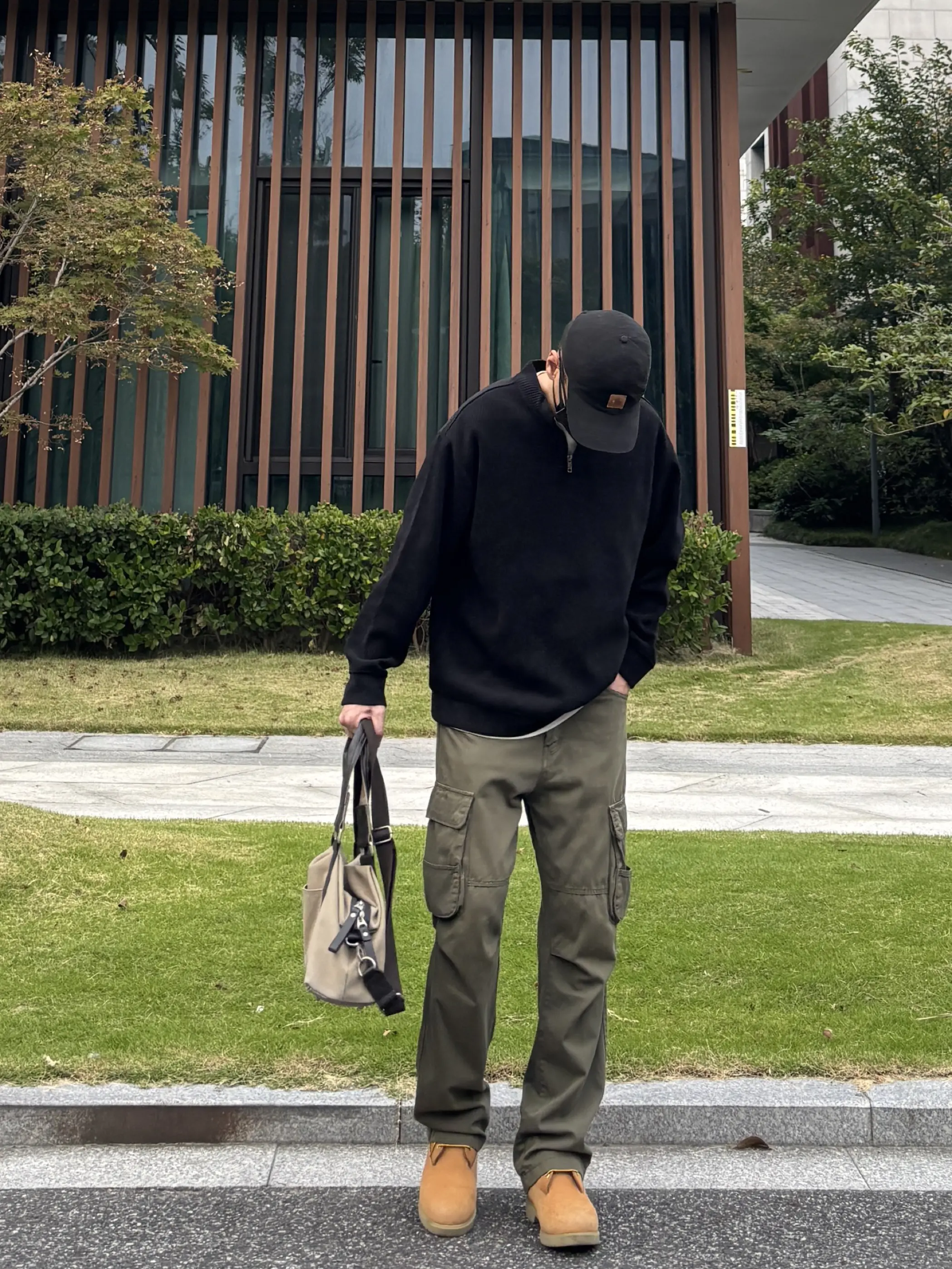 男生秋天穿的硬朗随性些就很帅气😎