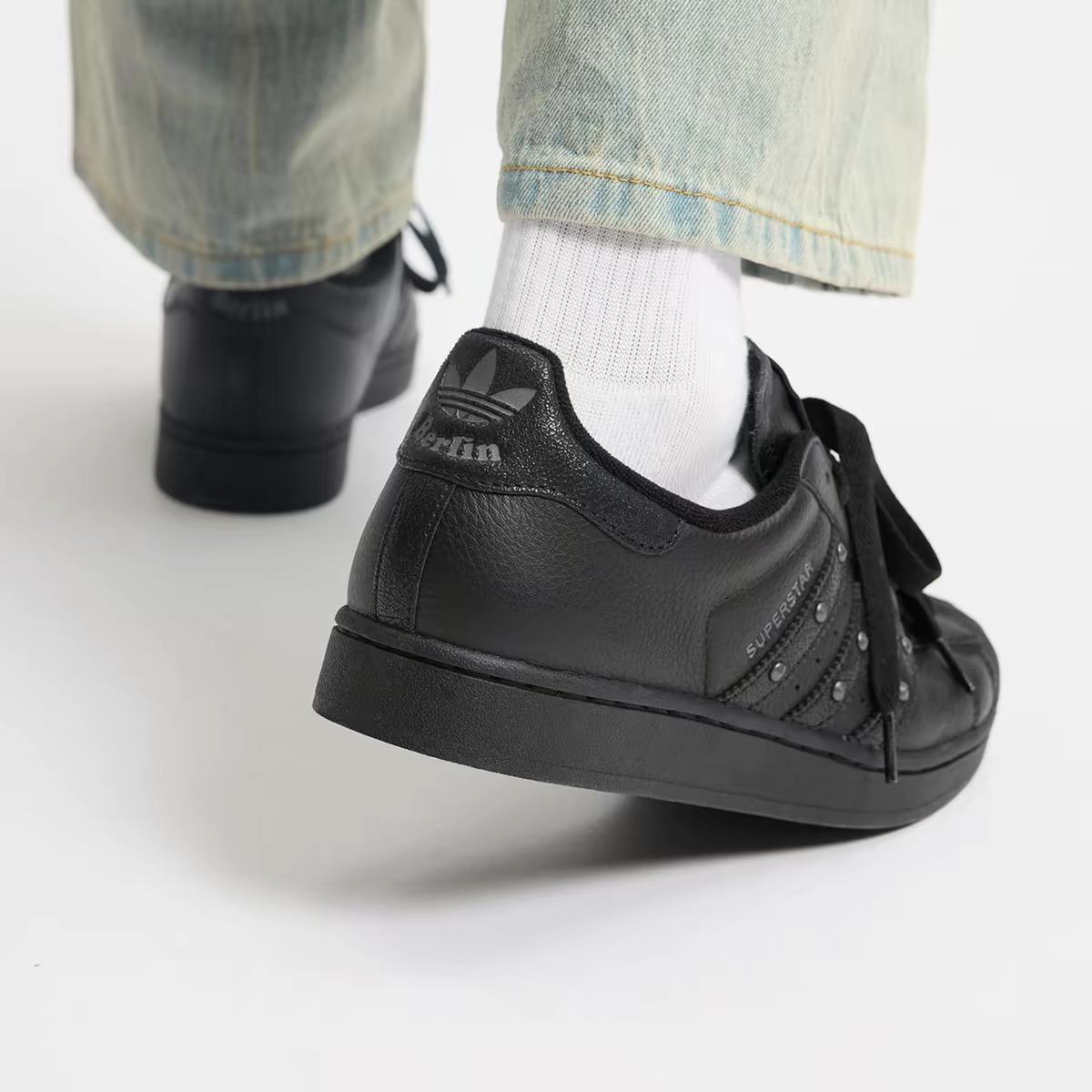 Adidas Superstar 三叶草贝壳头 全黑铆钉款 经典黑武士休闲板鞋