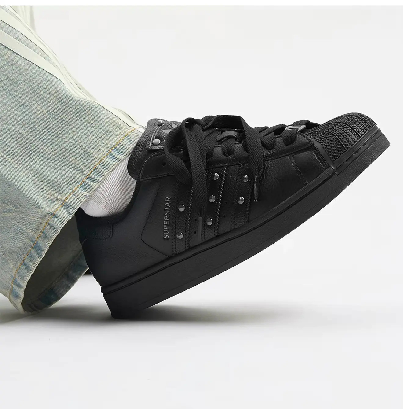 Adidas Superstar 三叶草贝壳头 全黑铆钉款 经典黑武士休闲板鞋