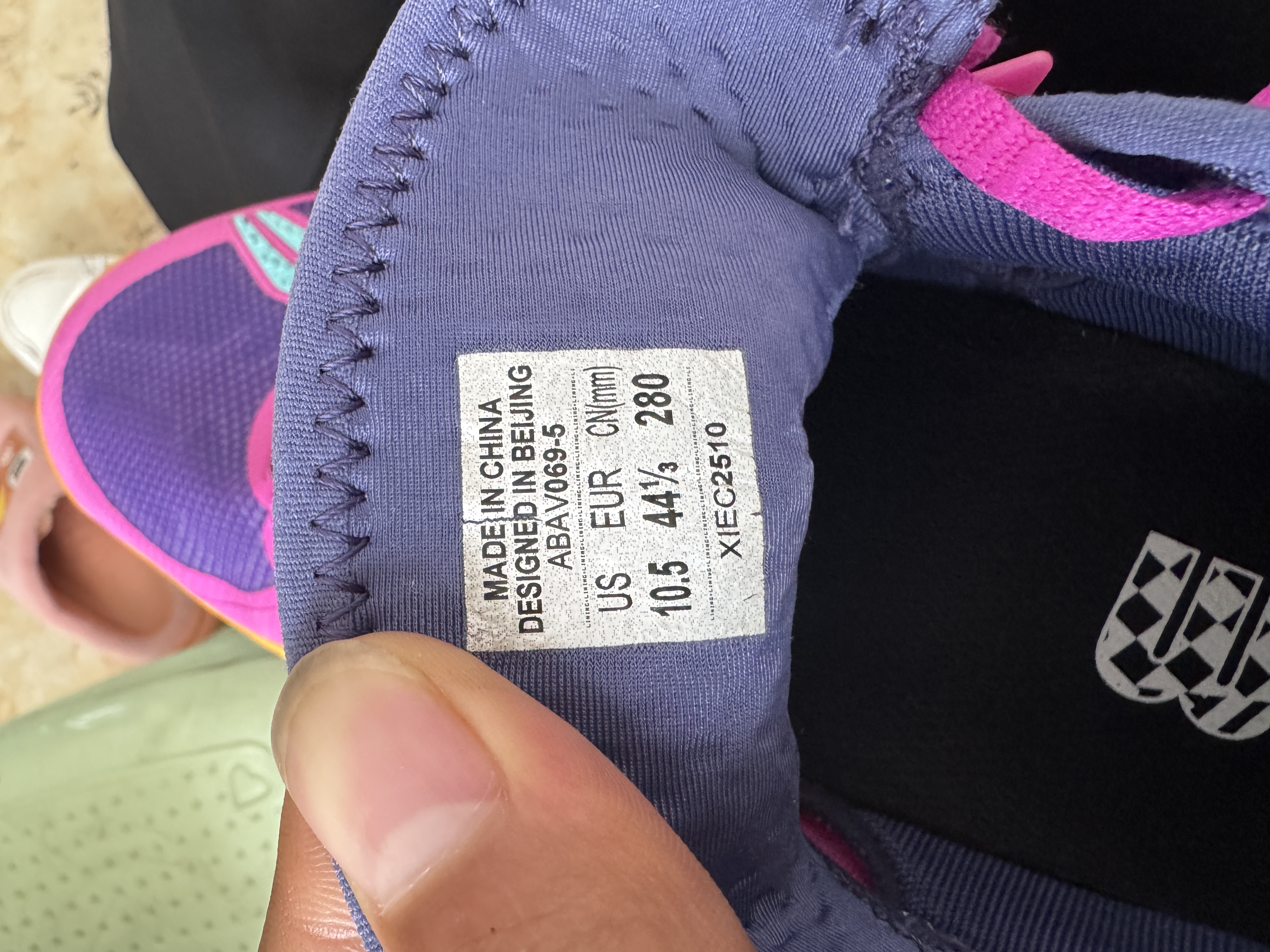 买来就是这样怀疑是二手的