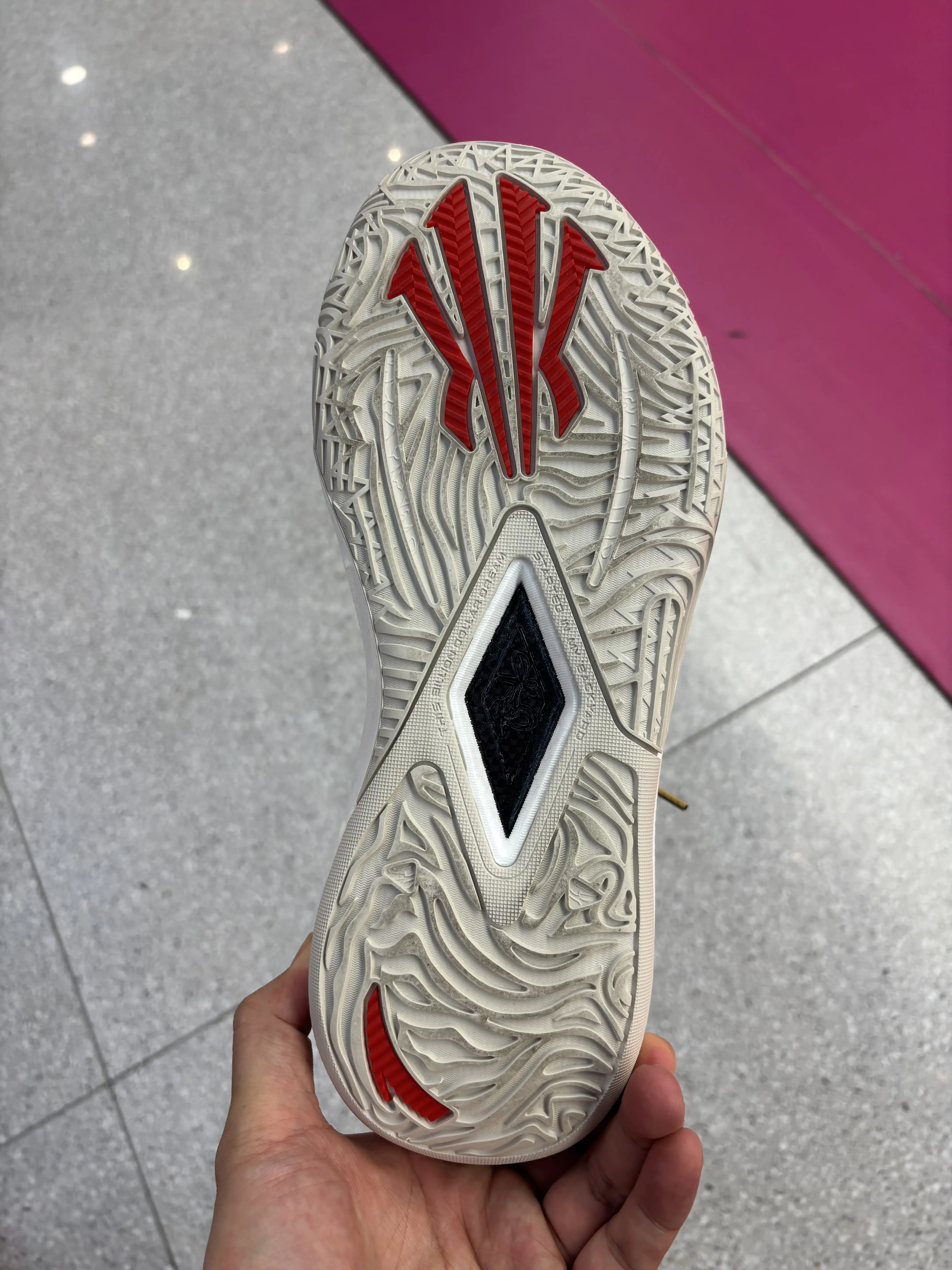这个纸鸢设计的有点丑啊