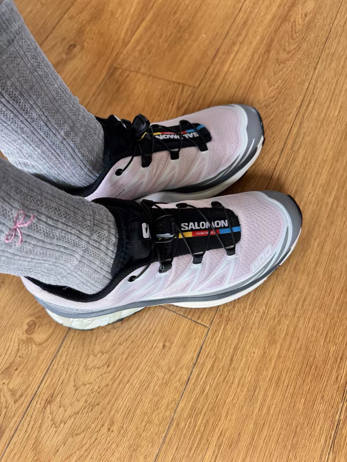 温柔浅粉🌸Salomon XT‑6粉灰配色，网面透气机能越野登山鞋情侣款