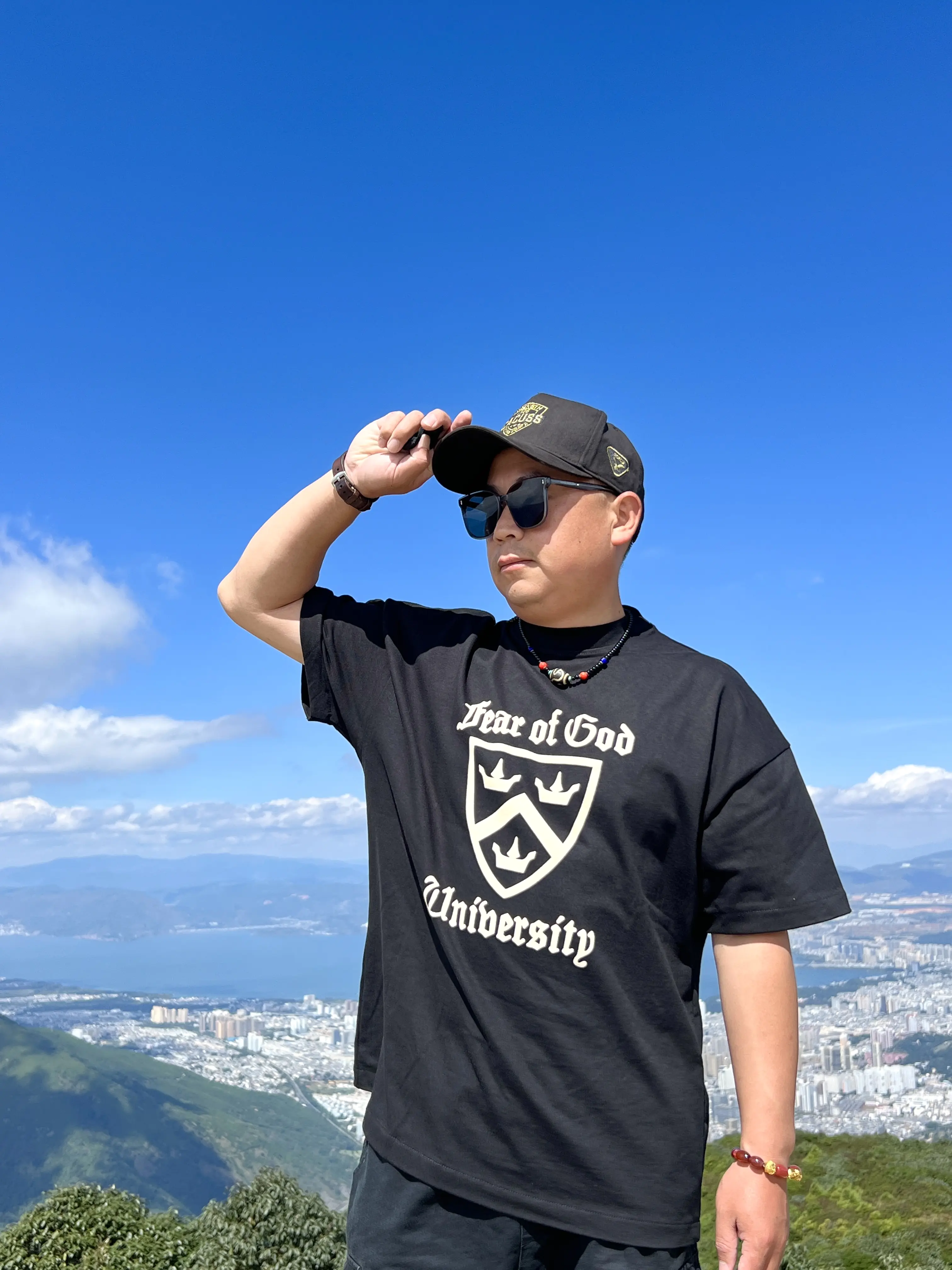 Essentials重磅黑T,上身宽松是真的舒服