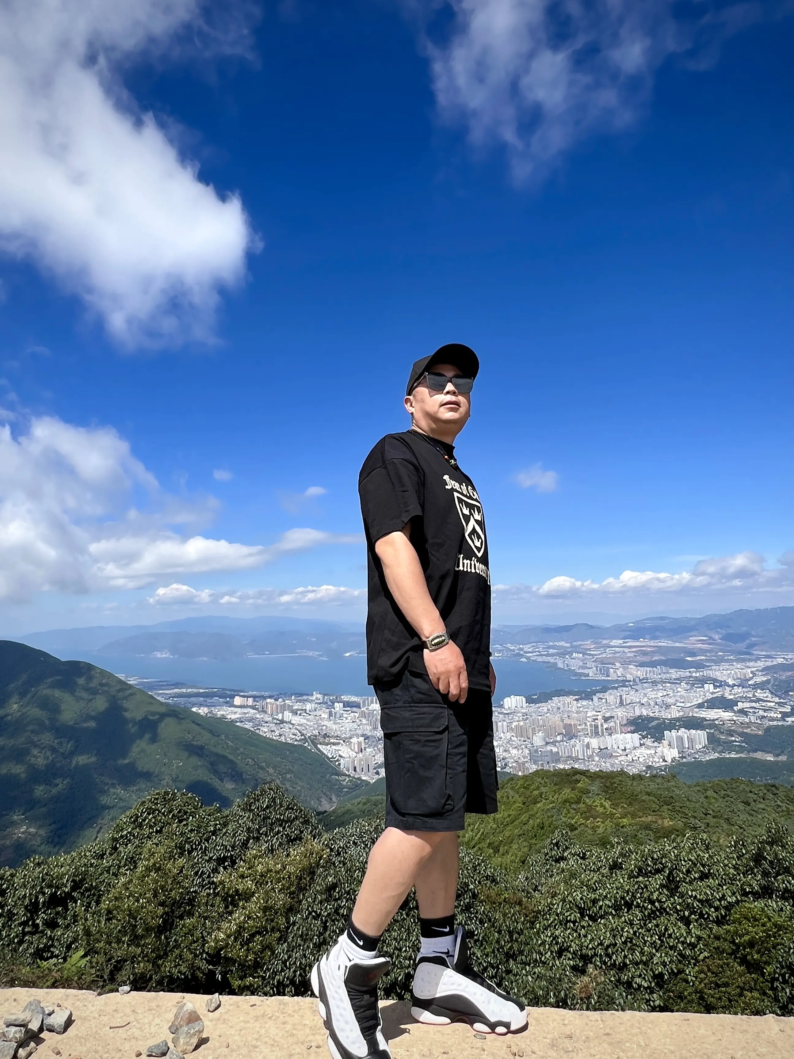 Essentials重磅黑T,上身宽松是真的舒服