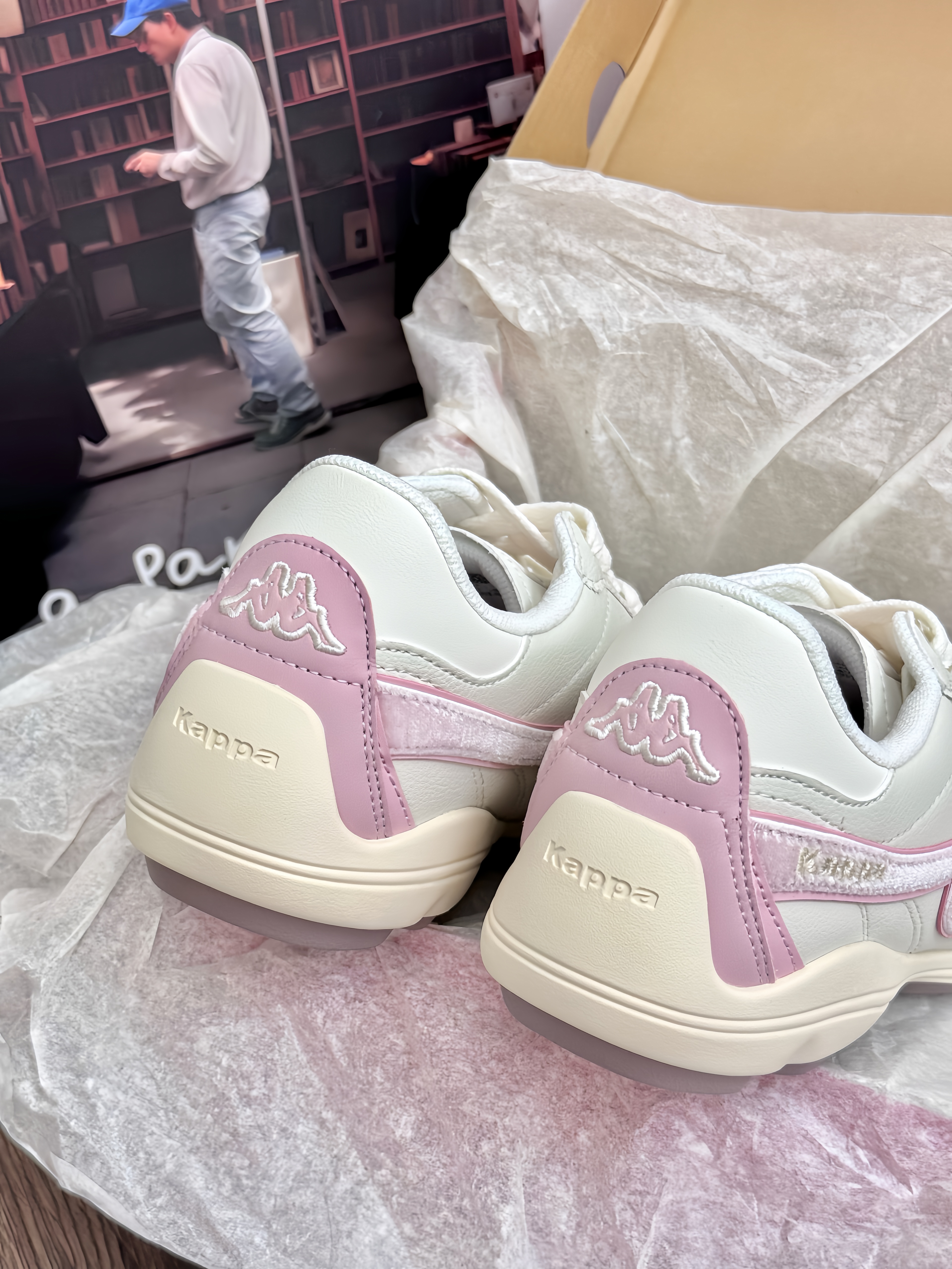 Kappa你小子也太会了💥白粉配色的足训鞋👟上脚尊嘟好好看啊❗️❗️