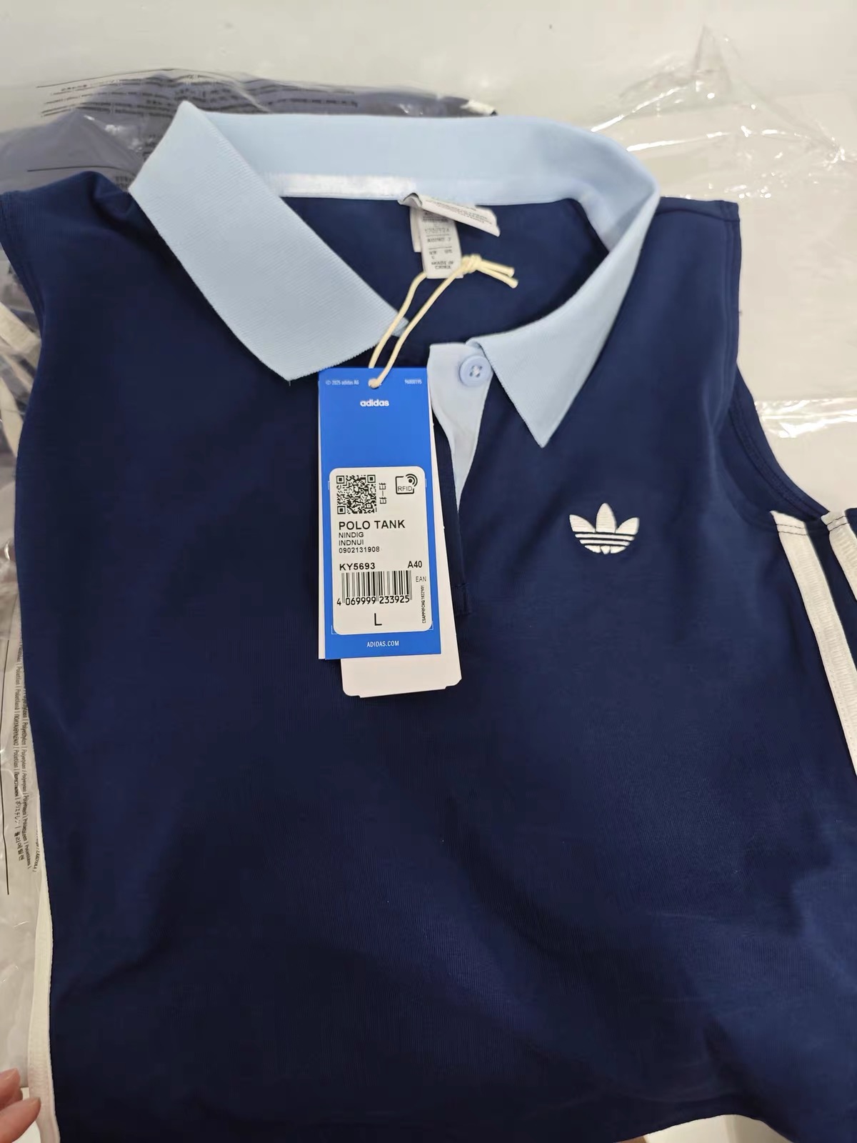 清爽撞色💙三叶草无袖Polo马甲太适合夏天