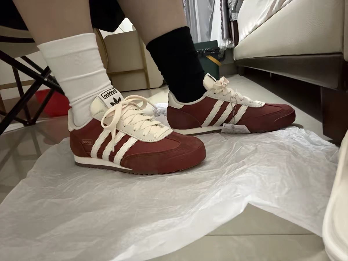 复古酒红🍷adidas R71这双德训鞋氛围感绝了
