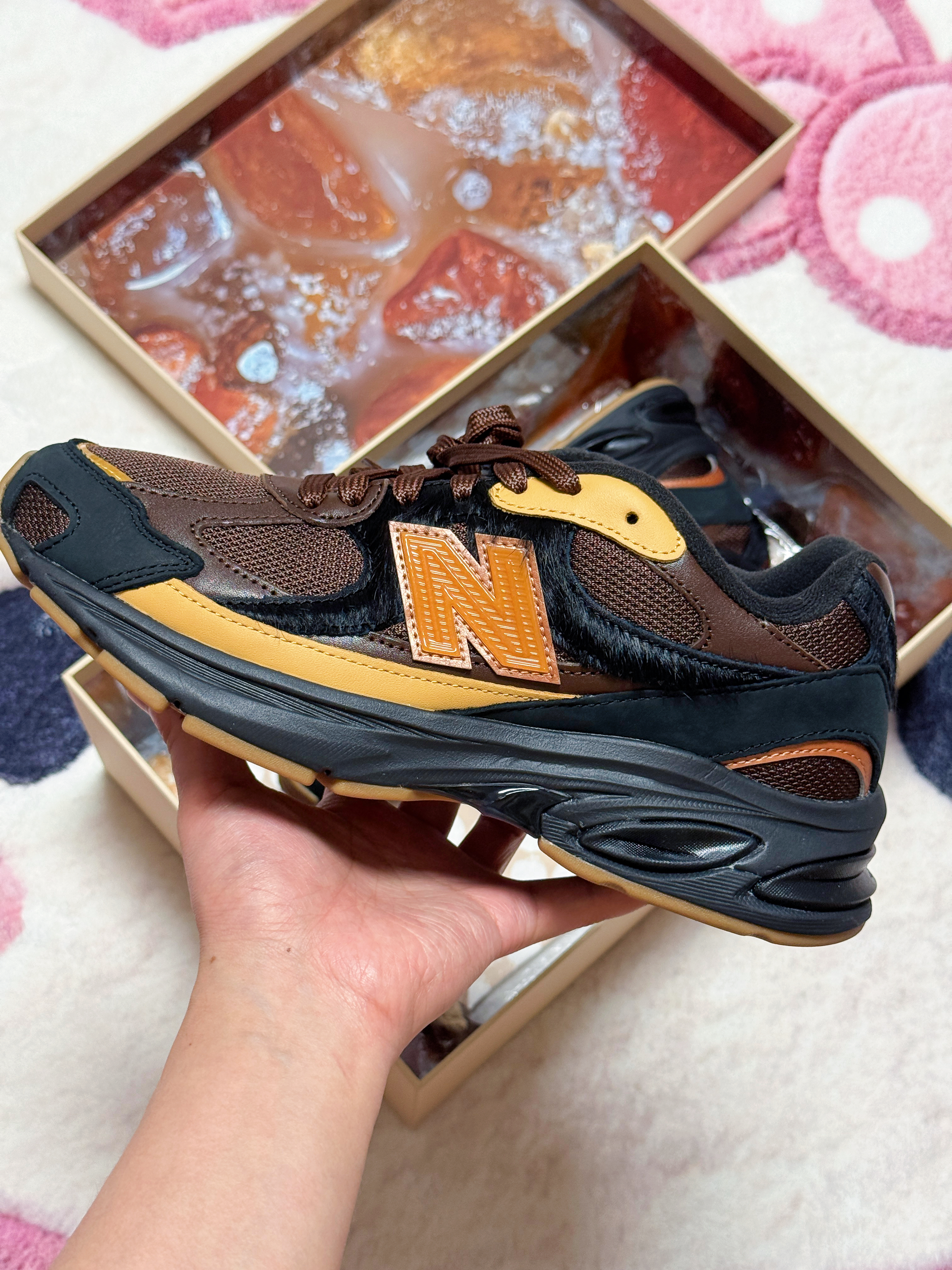 NB2010 LMRT联名｜小众复古慢跑鞋，秋日穿搭天花板