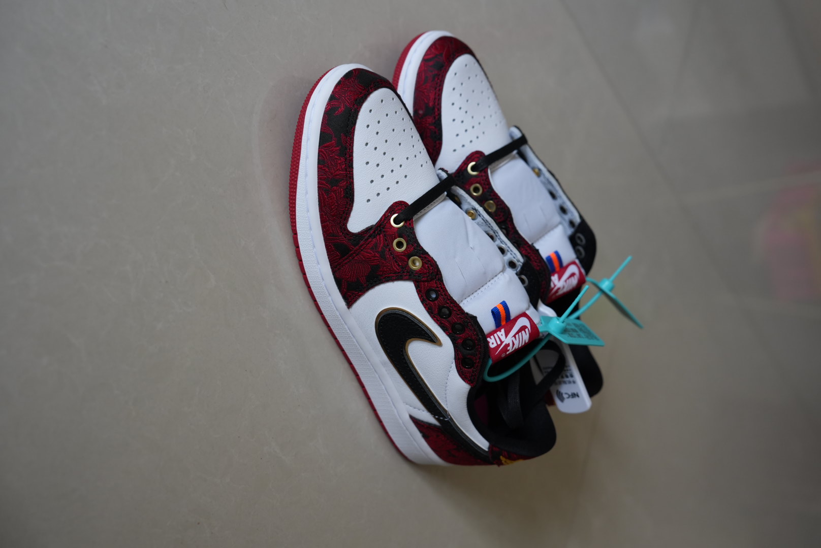 AJ1 Low 最后一舞｜满印红玫瑰