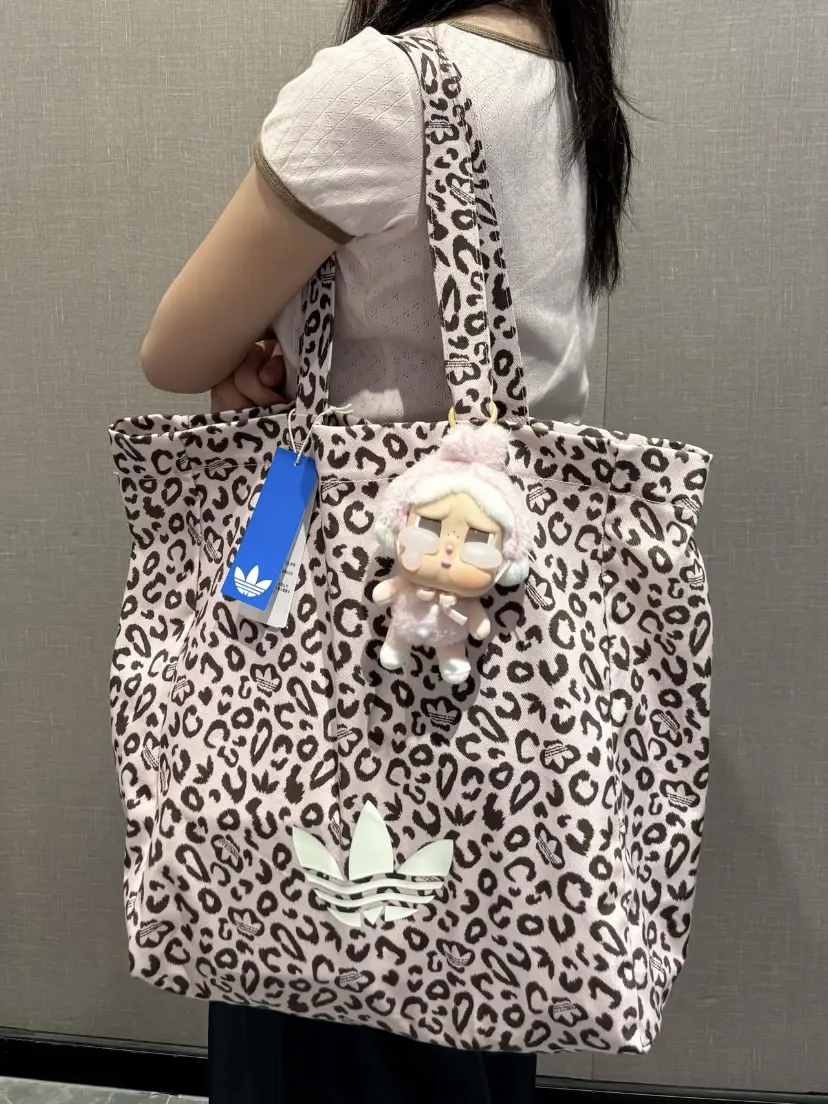 阿迪…离开你谁还把我当小孩…