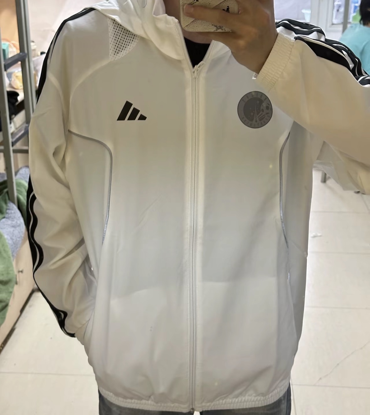 早春休闲风|阿迪达斯连帽外套实穿分享
