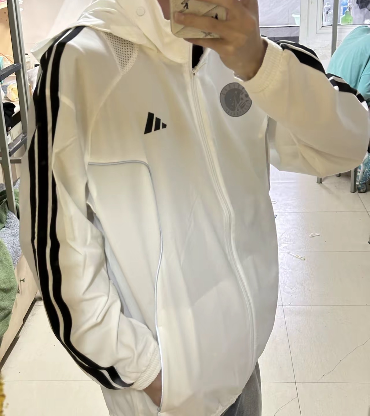 早春休闲风|阿迪达斯连帽外套实穿分享