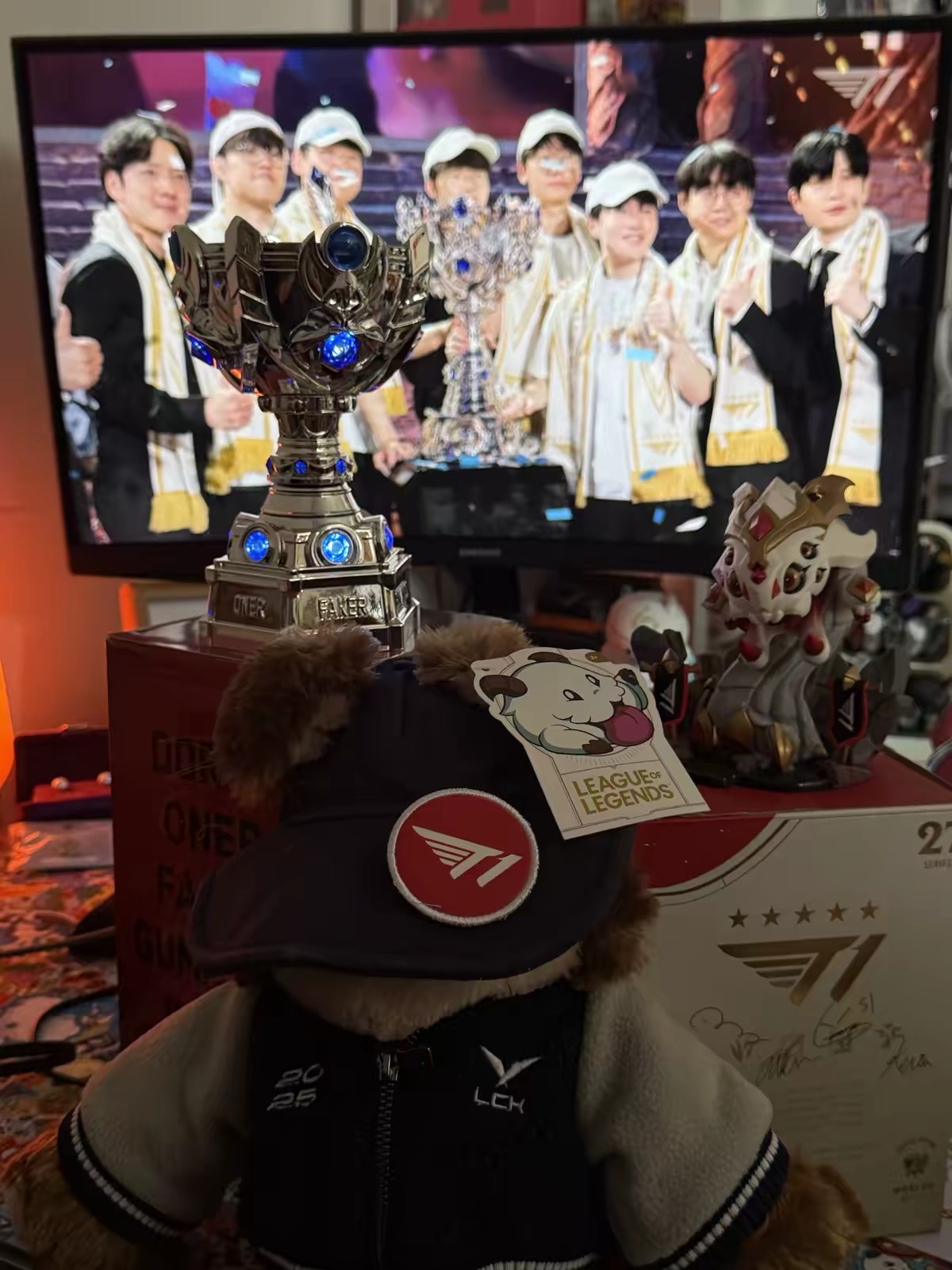 英雄联盟T1冠军发光摆件🏆全款预售
