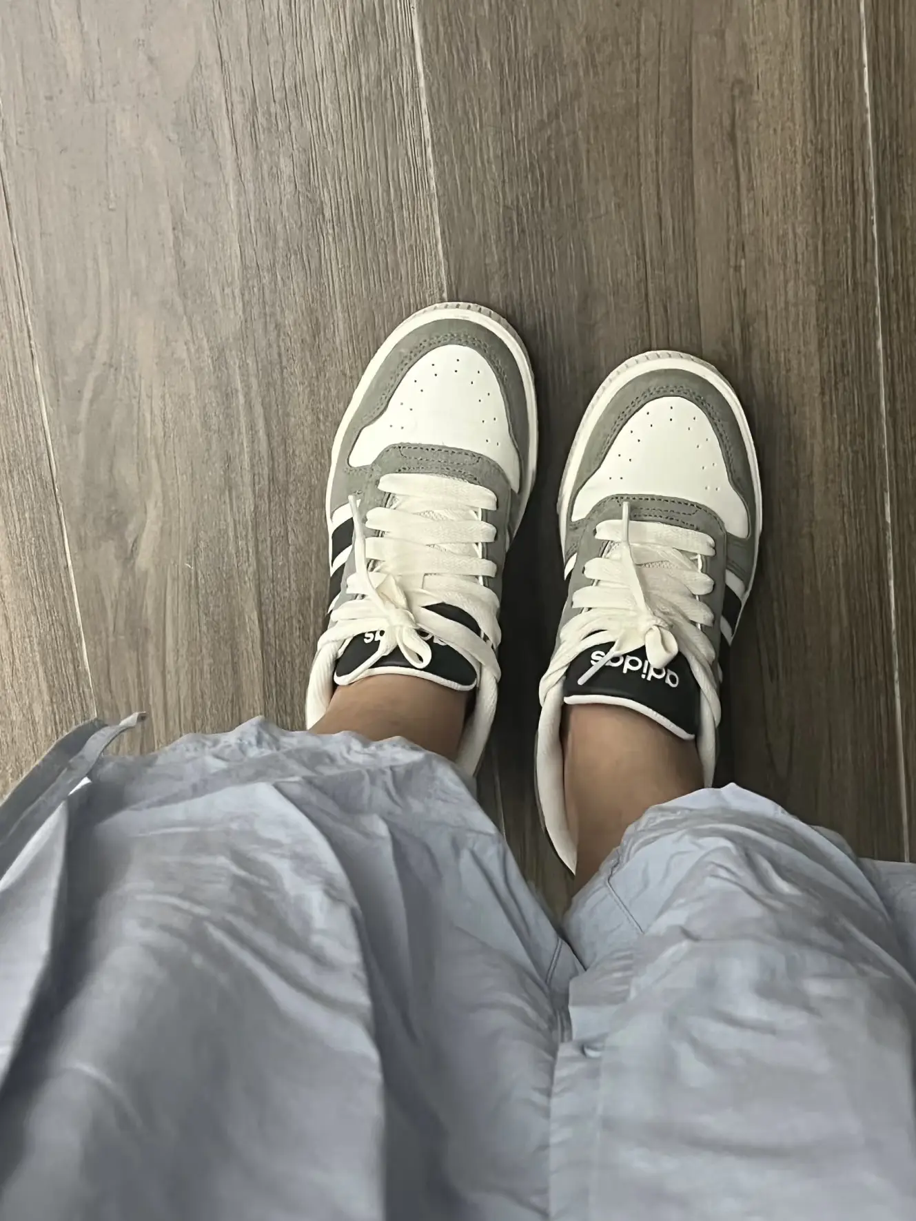 阿迪鞋子就是稳