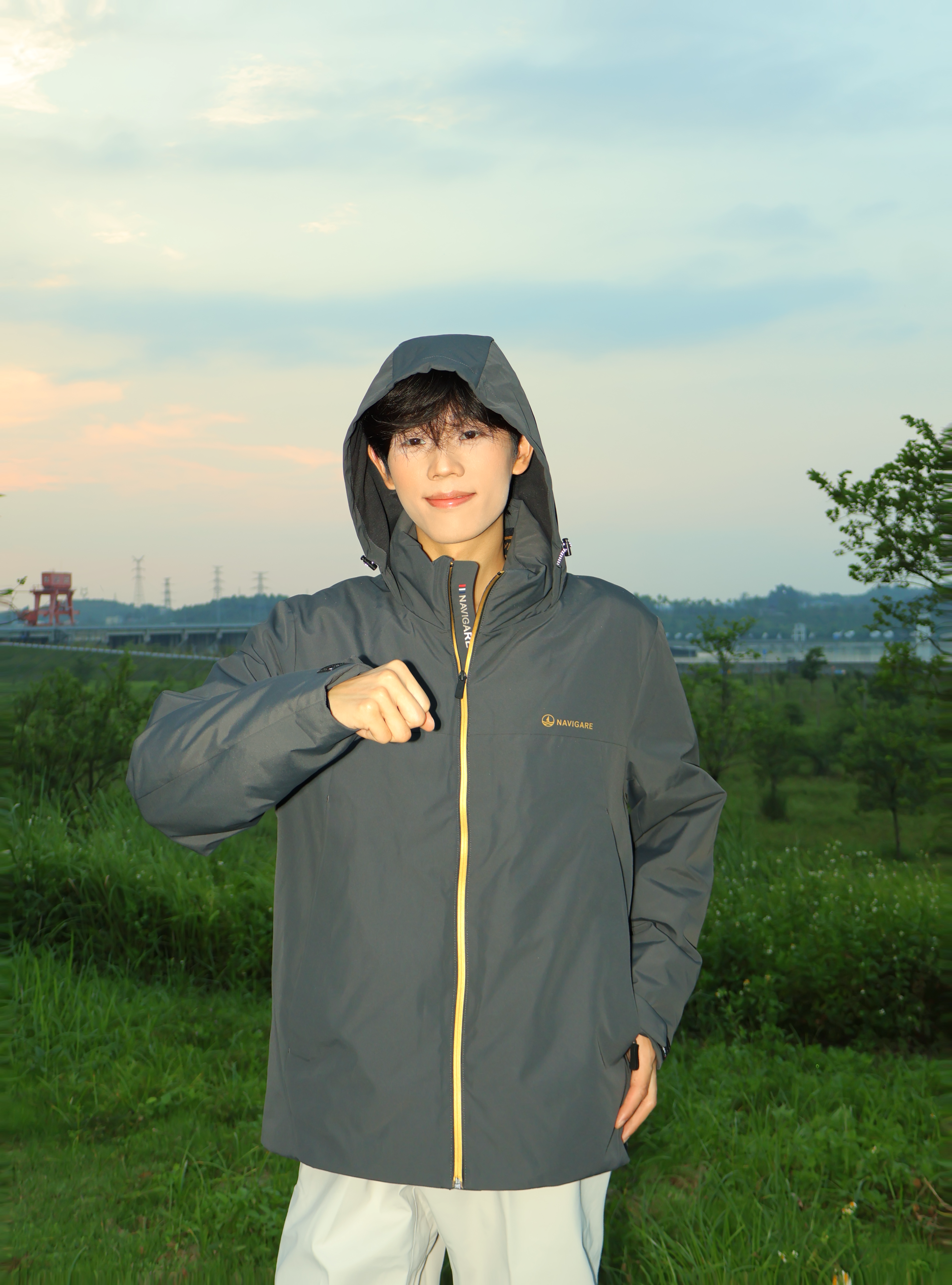 比冬天先到来的 是拓路羽绒服
