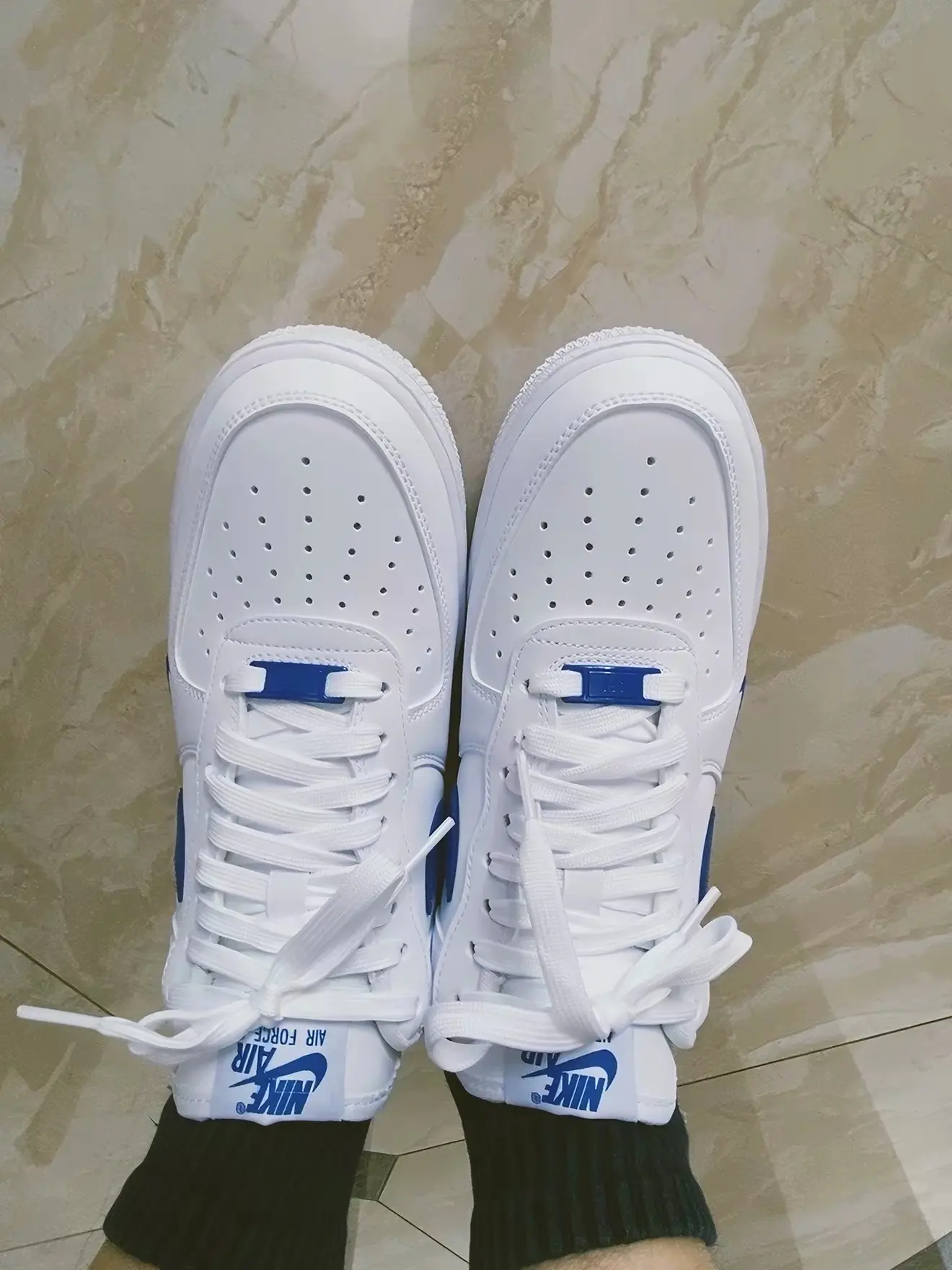 发售价$115的白蓝AF1,现在这价?优缺点一次说清
