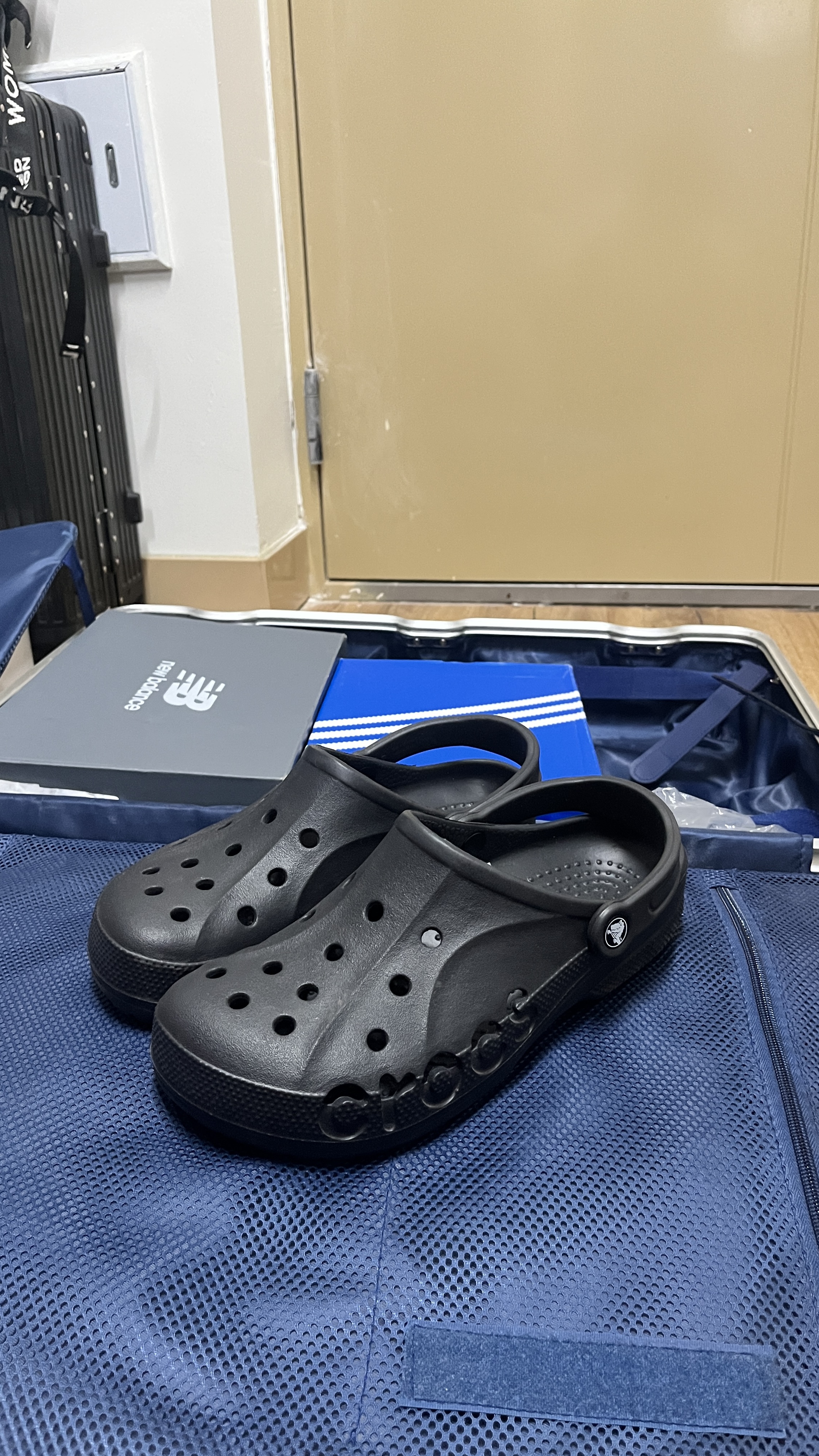 檀健次同款洞洞鞋